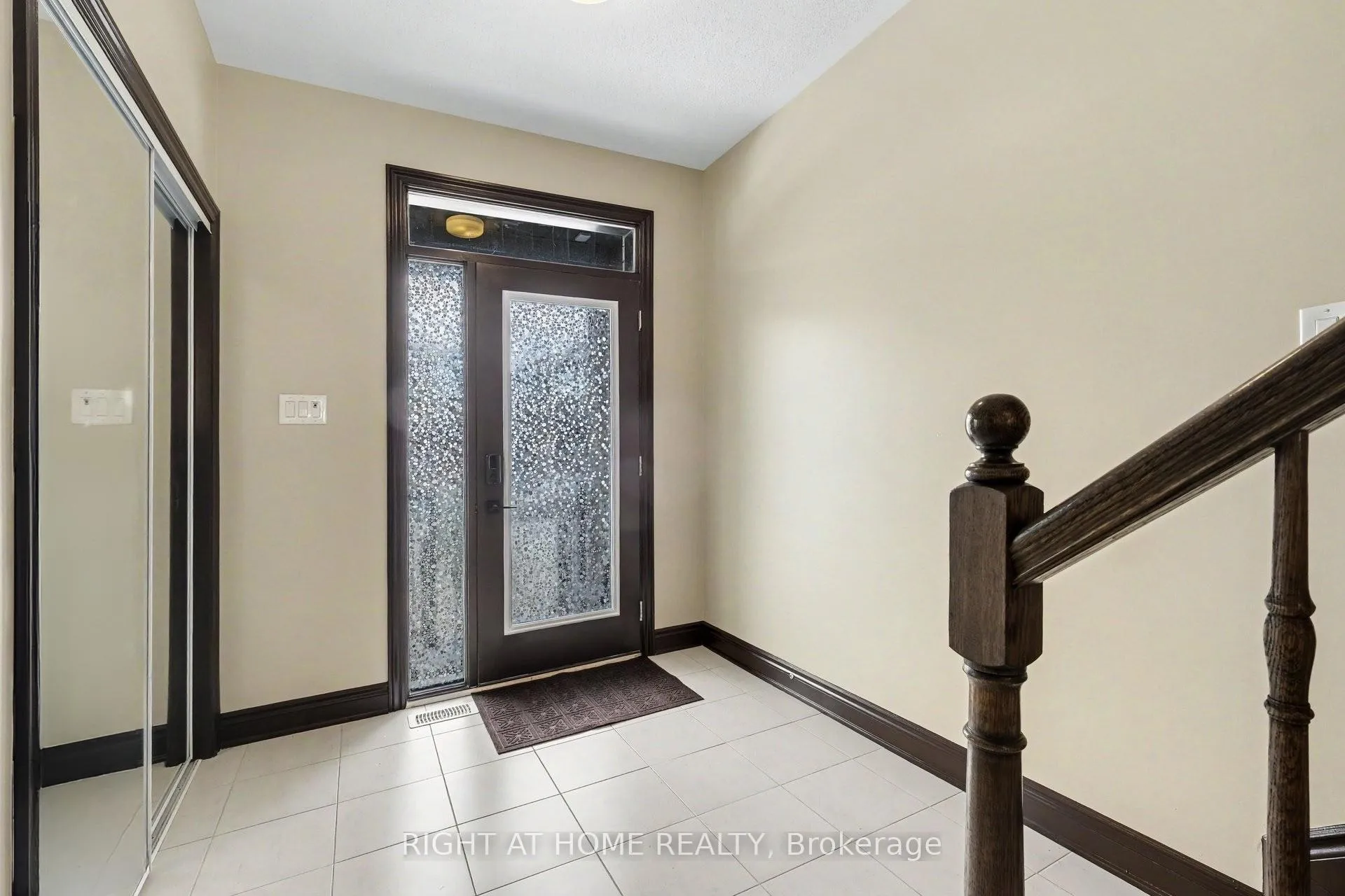 Photo 2 of 608 Fenwick Way, Ottawa, Barrhaven - Stonebridge — HOMEH