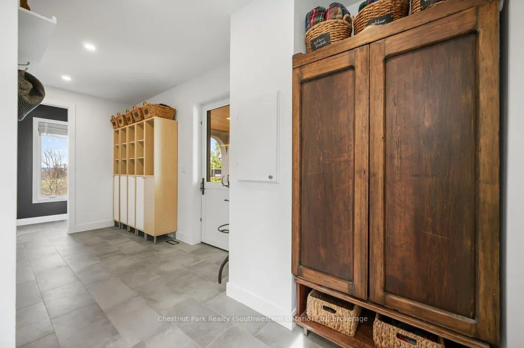 Photo 24 of 27 Vardon Drive, Guelph, Dovercliffe Park/Old University — HOMEH