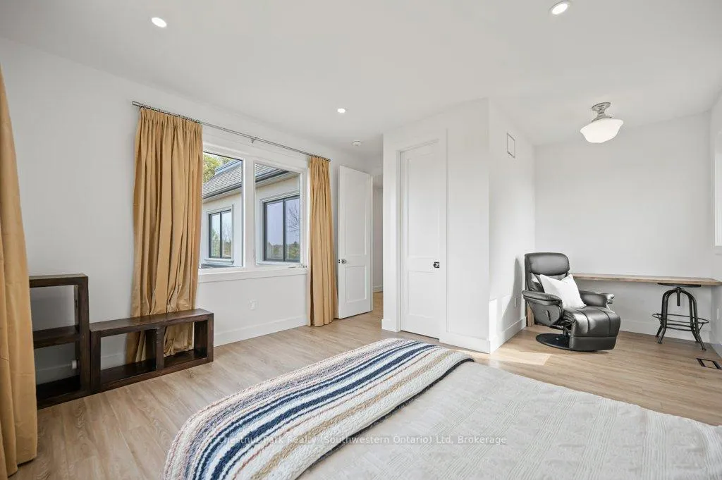 Photo 41 of 27 Vardon Drive, Guelph, Dovercliffe Park/Old University — HOMEH