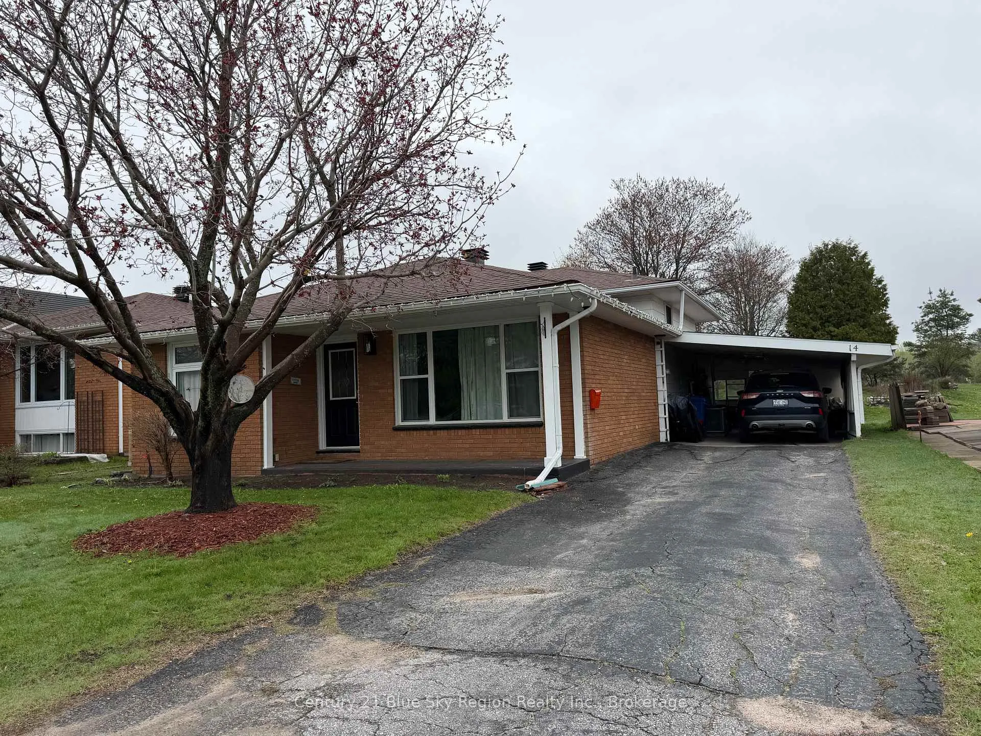 Photo 2 of 14 Marshall Park Drive, North Bay, Ferris — HOMEH