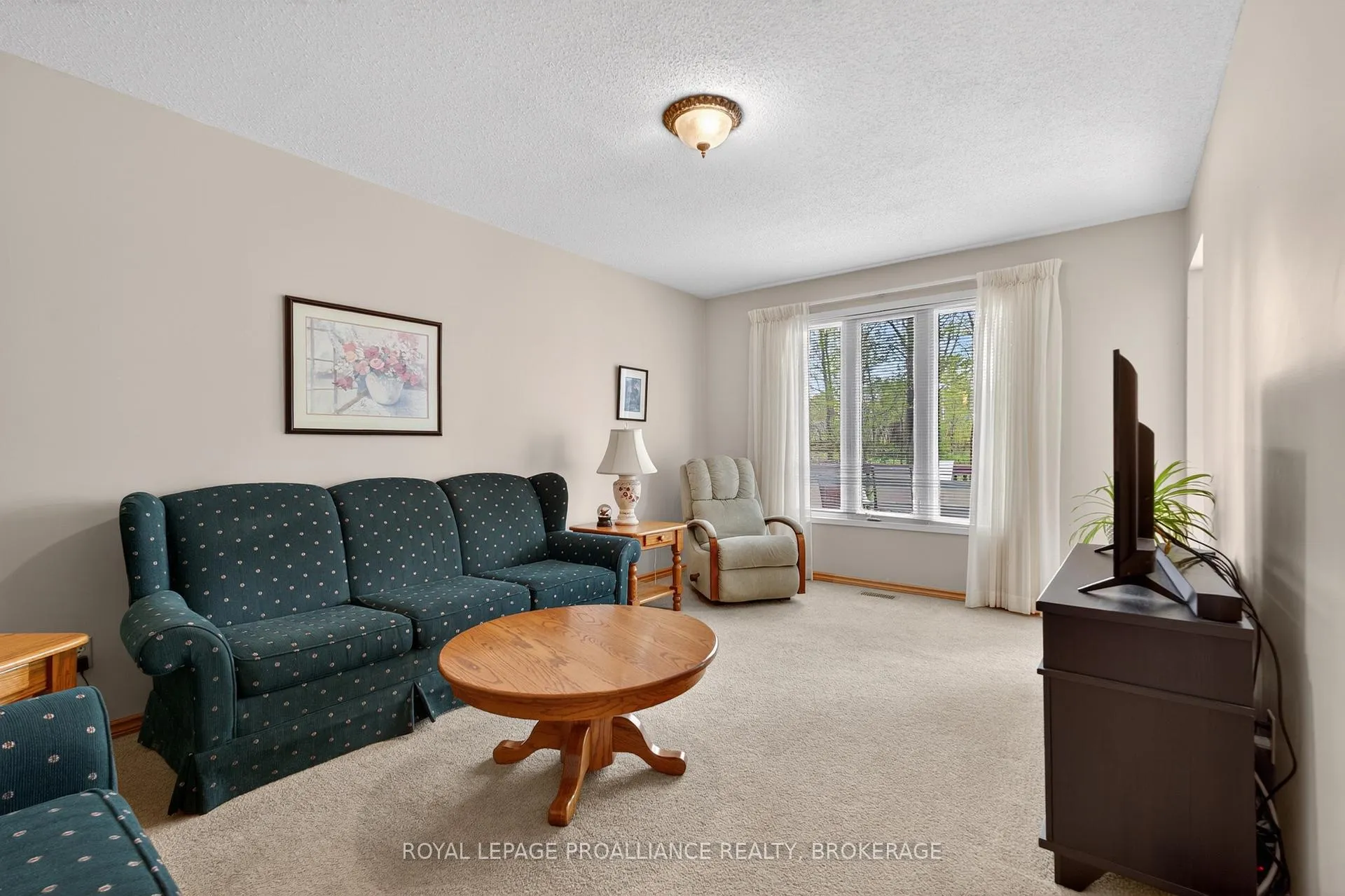 Photo 8 of 887 Crestwood Avenue, Kingston, North of Taylor-Kidd Blvd — HOMEH