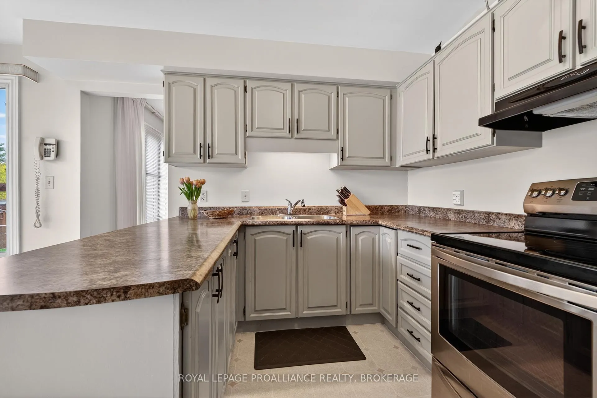 Photo 13 of 887 Crestwood Avenue, Kingston, North of Taylor-Kidd Blvd — HOMEH