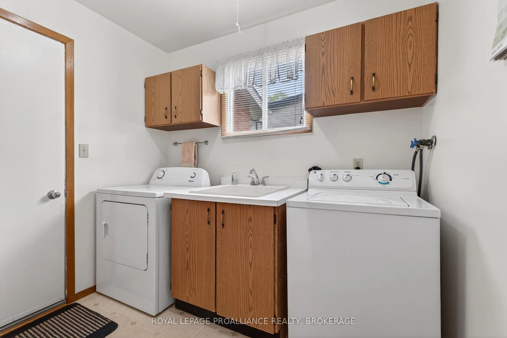 Photo 16 of 887 Crestwood Avenue, Kingston, North of Taylor-Kidd Blvd — HOMEH