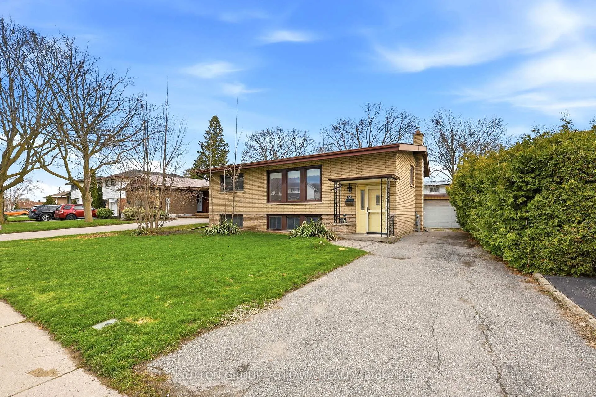 Photo 1 of 301 Central Park Boulevard N, Oshawa, O'Neill — HOMEH