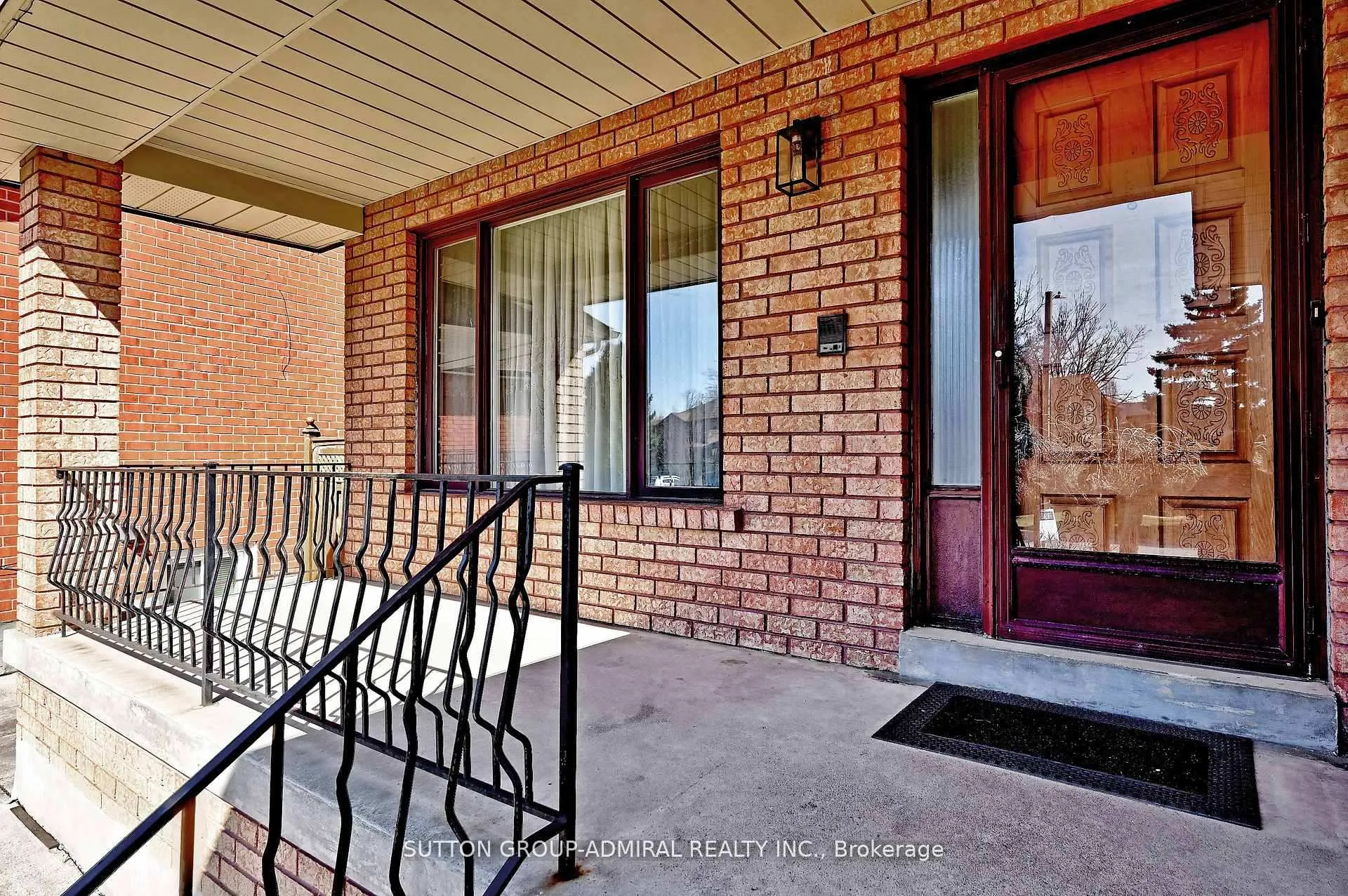 Photo 5 of 45 Royal Garden Boulevard, Vaughan, East Woodbridge — HOMEH