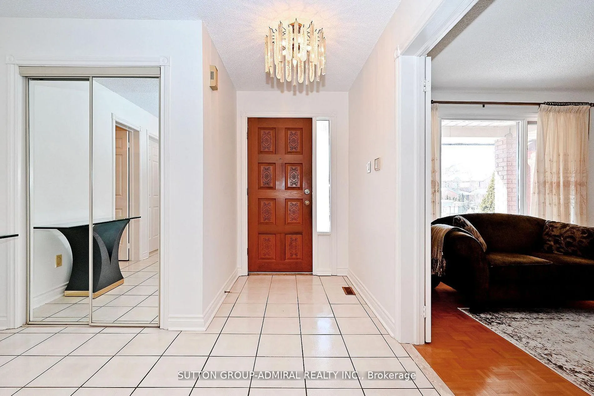 Photo 6 of 45 Royal Garden Boulevard, Vaughan, East Woodbridge — HOMEH