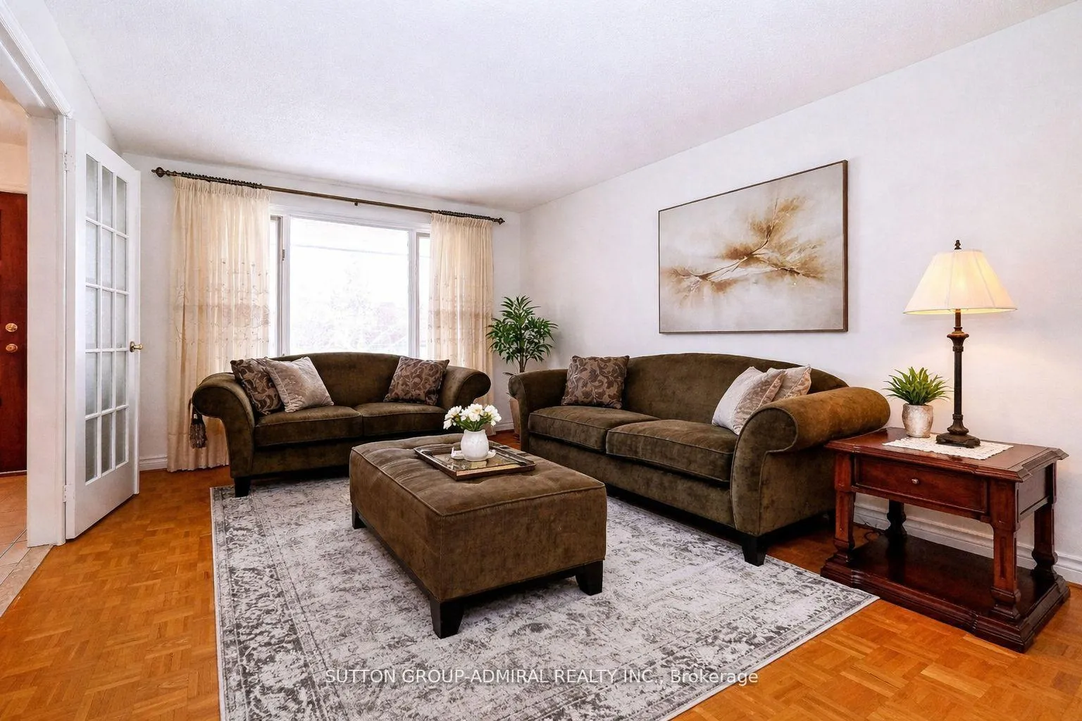 Photo 9 of 45 Royal Garden Boulevard, Vaughan, East Woodbridge — HOMEH