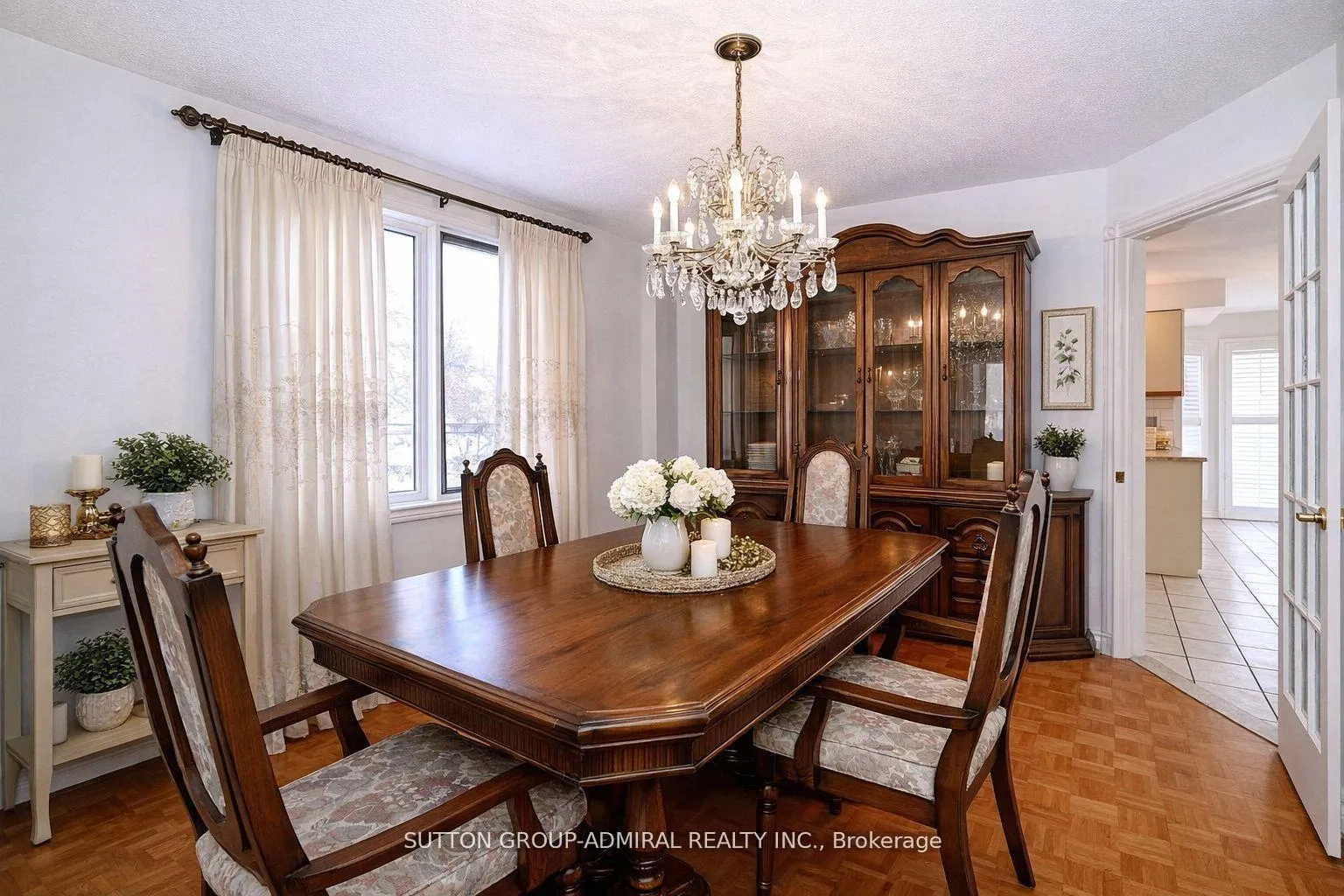 Photo 11 of 45 Royal Garden Boulevard, Vaughan, East Woodbridge — HOMEH