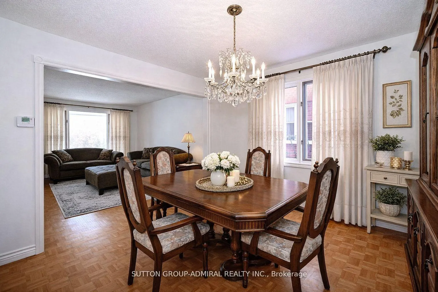 Photo 12 of 45 Royal Garden Boulevard, Vaughan, East Woodbridge — HOMEH