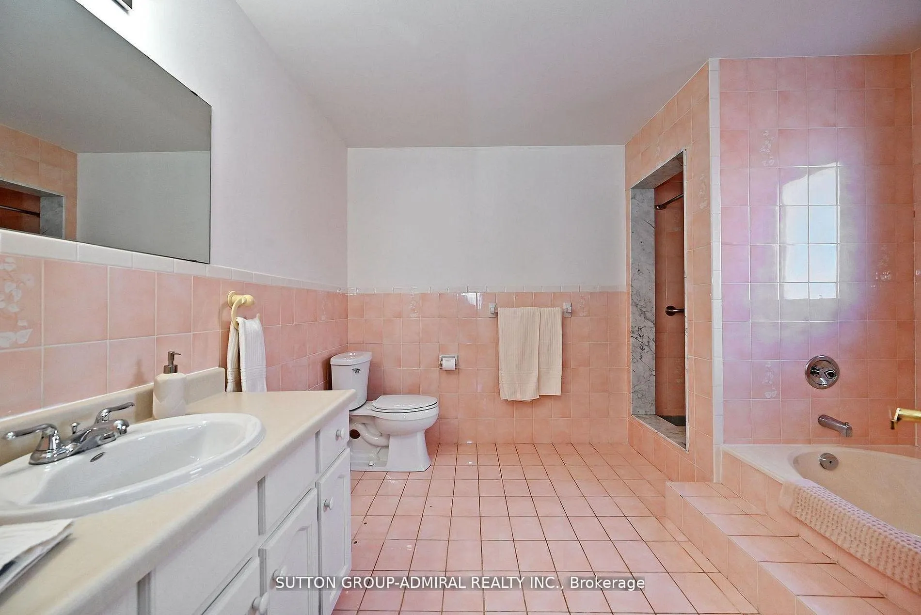 Photo 30 of 45 Royal Garden Boulevard, Vaughan, East Woodbridge — HOMEH