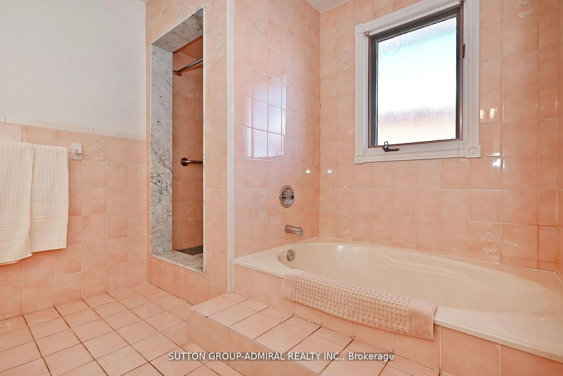 Photo 33 of 45 Royal Garden Boulevard, Vaughan, East Woodbridge — HOMEH