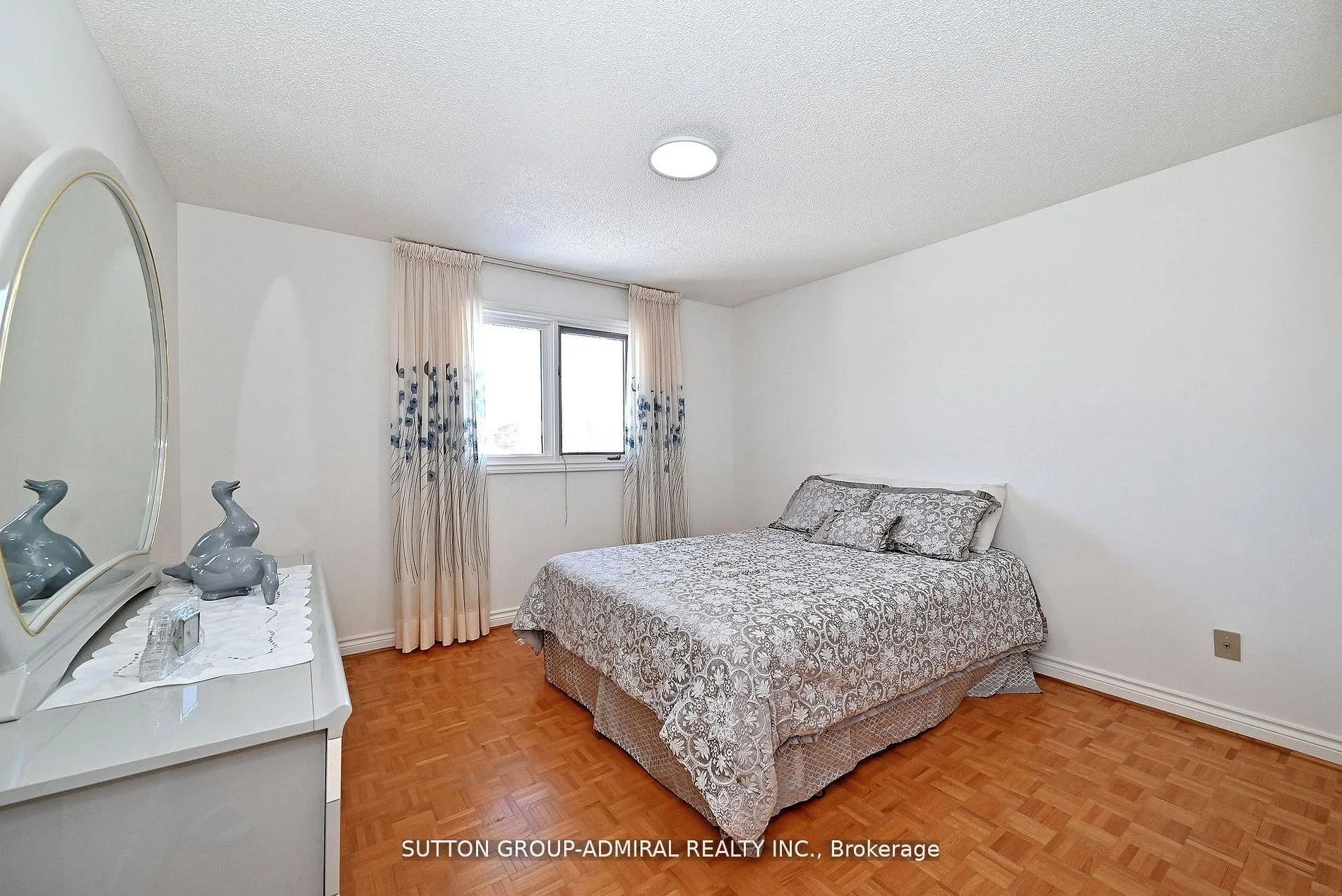 Photo 34 of 45 Royal Garden Boulevard, Vaughan, East Woodbridge — HOMEH