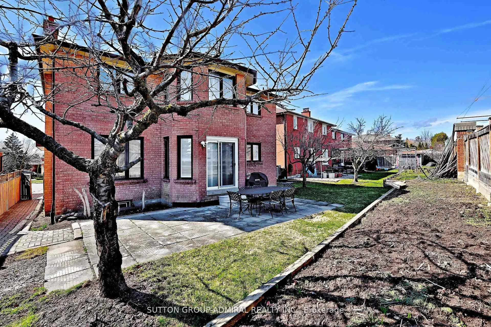 Photo 38 of 45 Royal Garden Boulevard, Vaughan, East Woodbridge — HOMEH