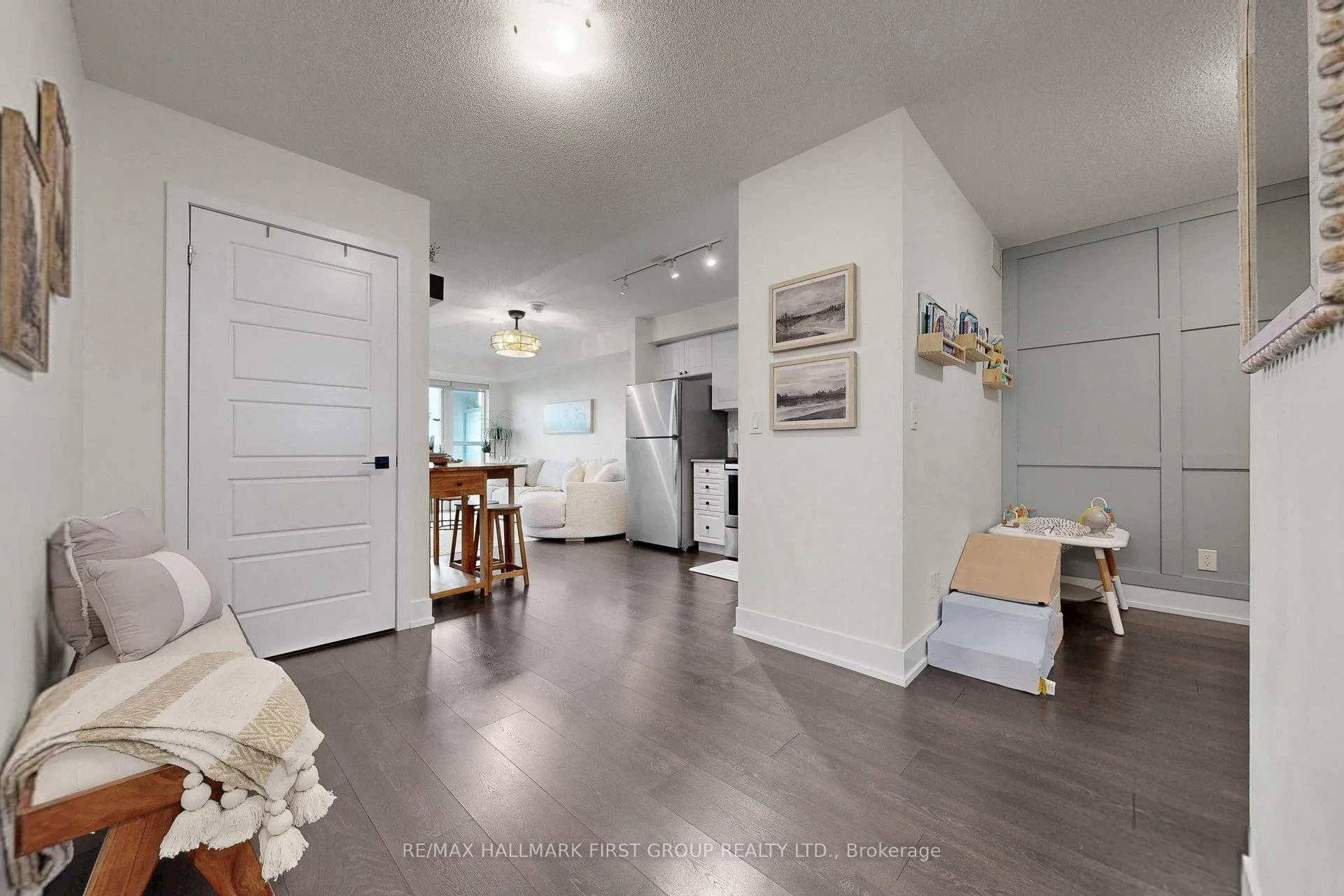 Photo 6 of Unit 605, 1255 Bayly Street, Pickering, Bay Ridges — HOMEH