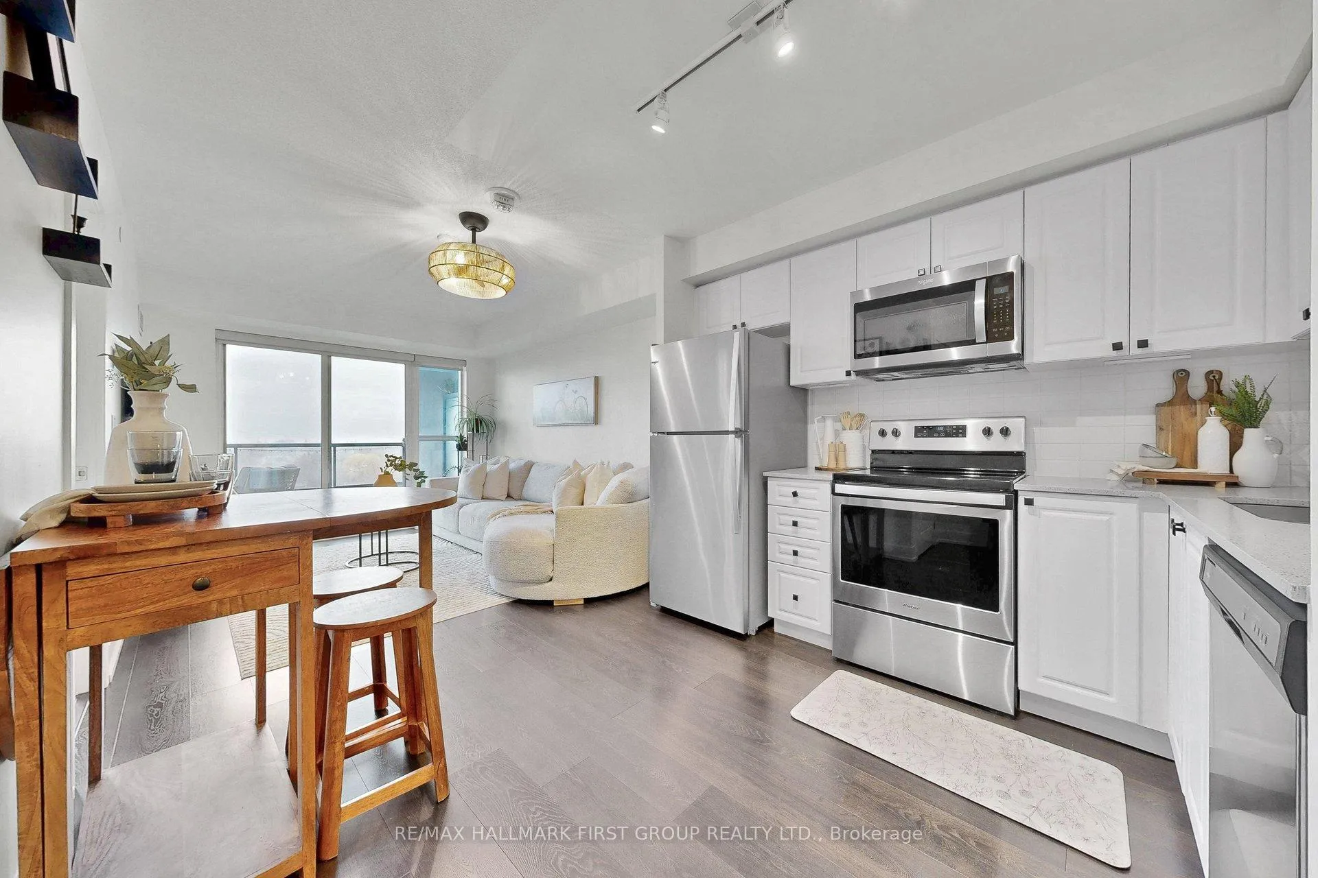 Photo 11 of Unit 605, 1255 Bayly Street, Pickering, Bay Ridges — HOMEH