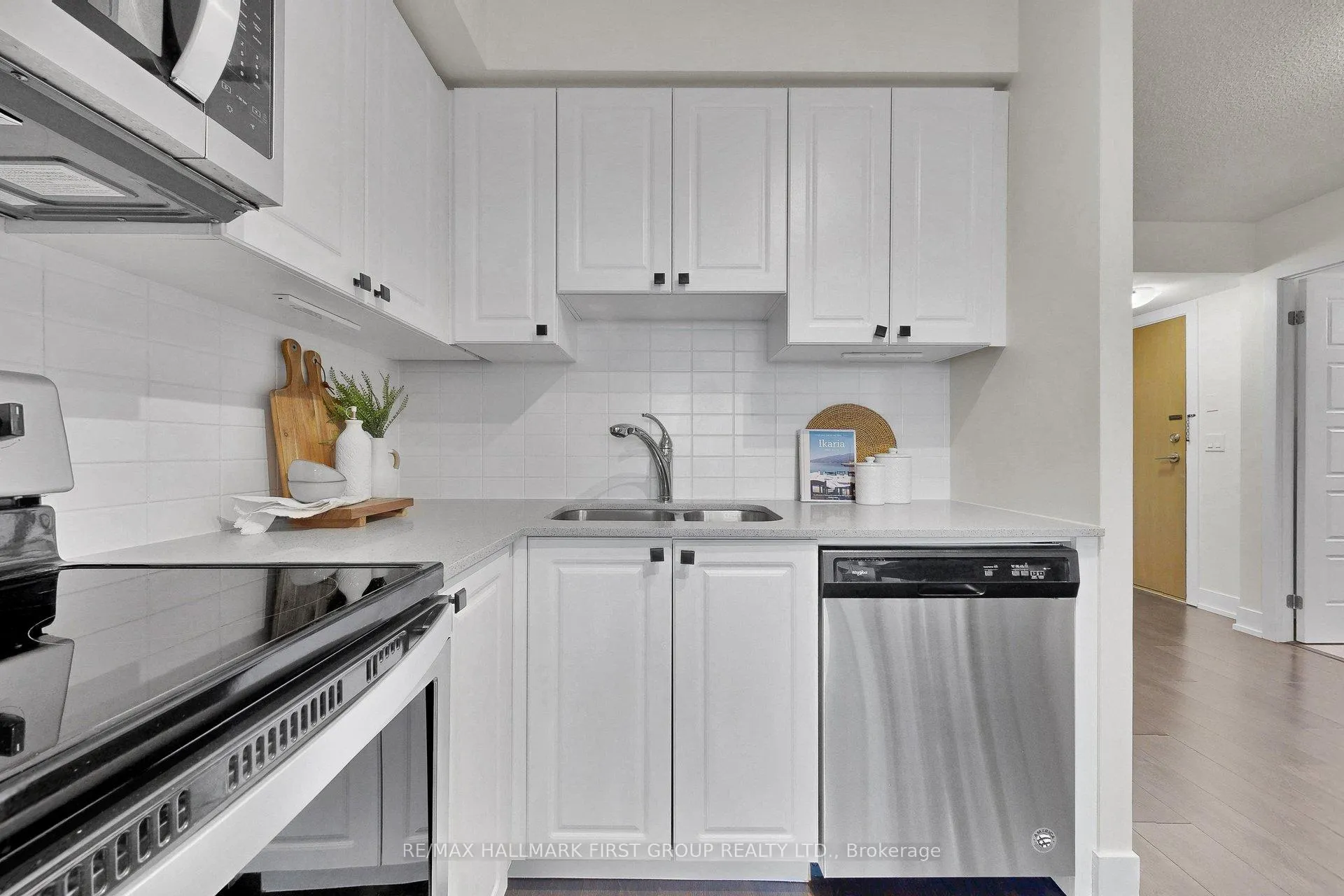 Photo 13 of Unit 605, 1255 Bayly Street, Pickering, Bay Ridges — HOMEH