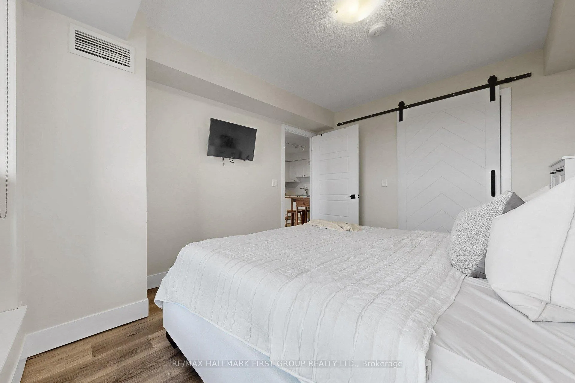 Photo 26 of Unit 605, 1255 Bayly Street, Pickering, Bay Ridges — HOMEH