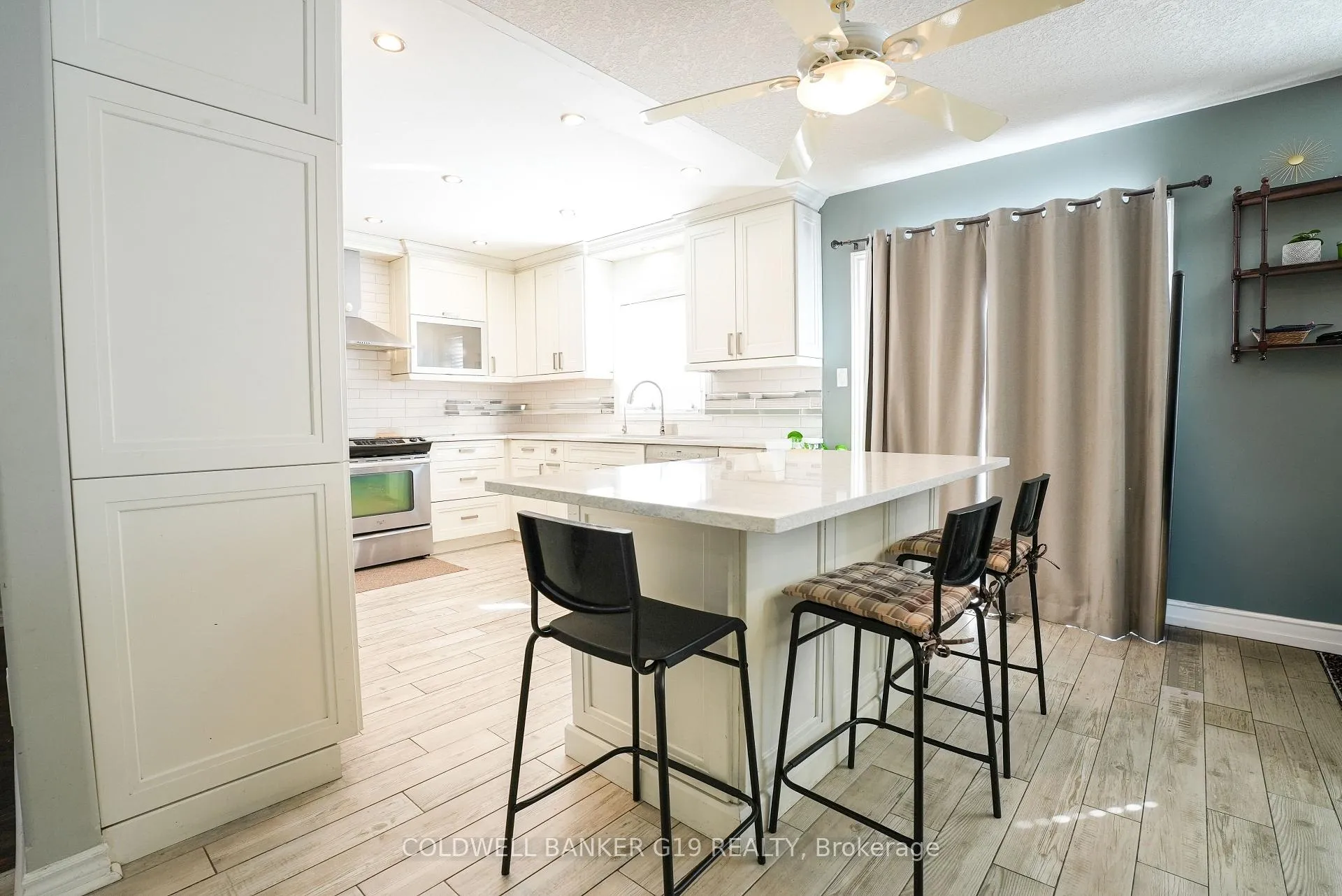 Photo 7 of 65 Summerset Drive, Barrie, Ardagh — HOMEH