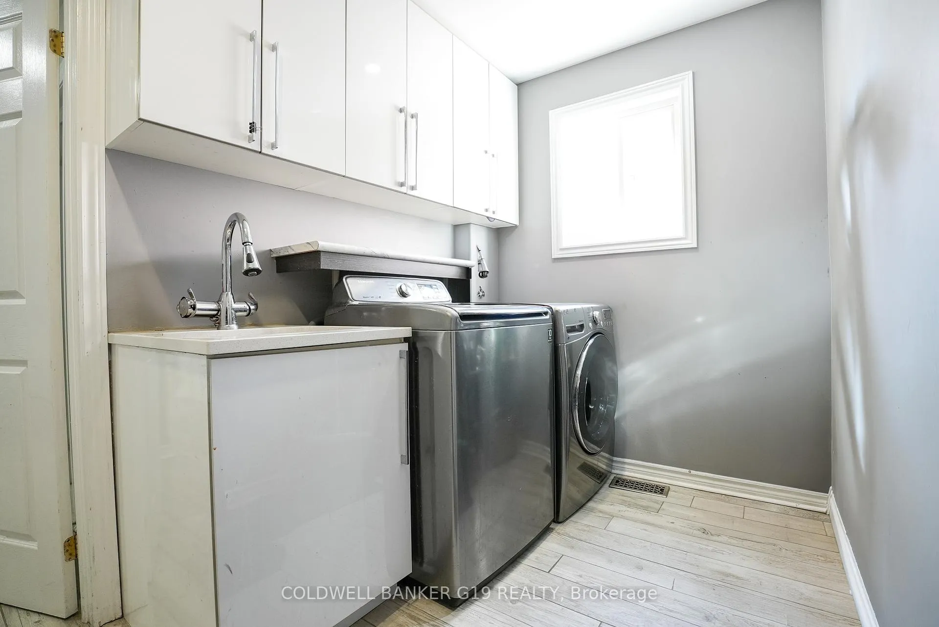 Photo 9 of 65 Summerset Drive, Barrie, Ardagh — HOMEH