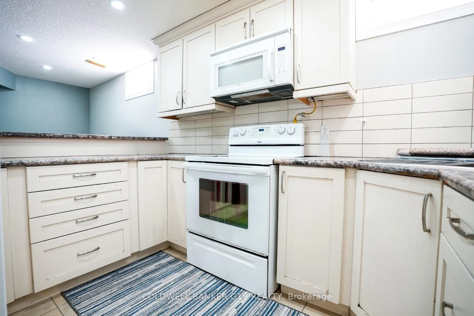 Photo 31 of 65 Summerset Drive, Barrie, Ardagh — HOMEH