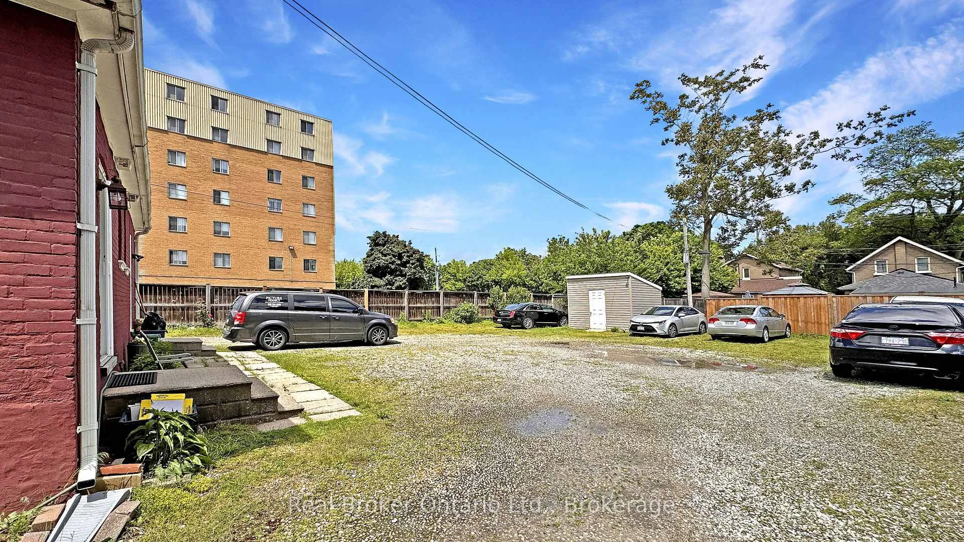 Photo 3 of 273 Brant Avenue, Brantford, North Ward — HOMEH