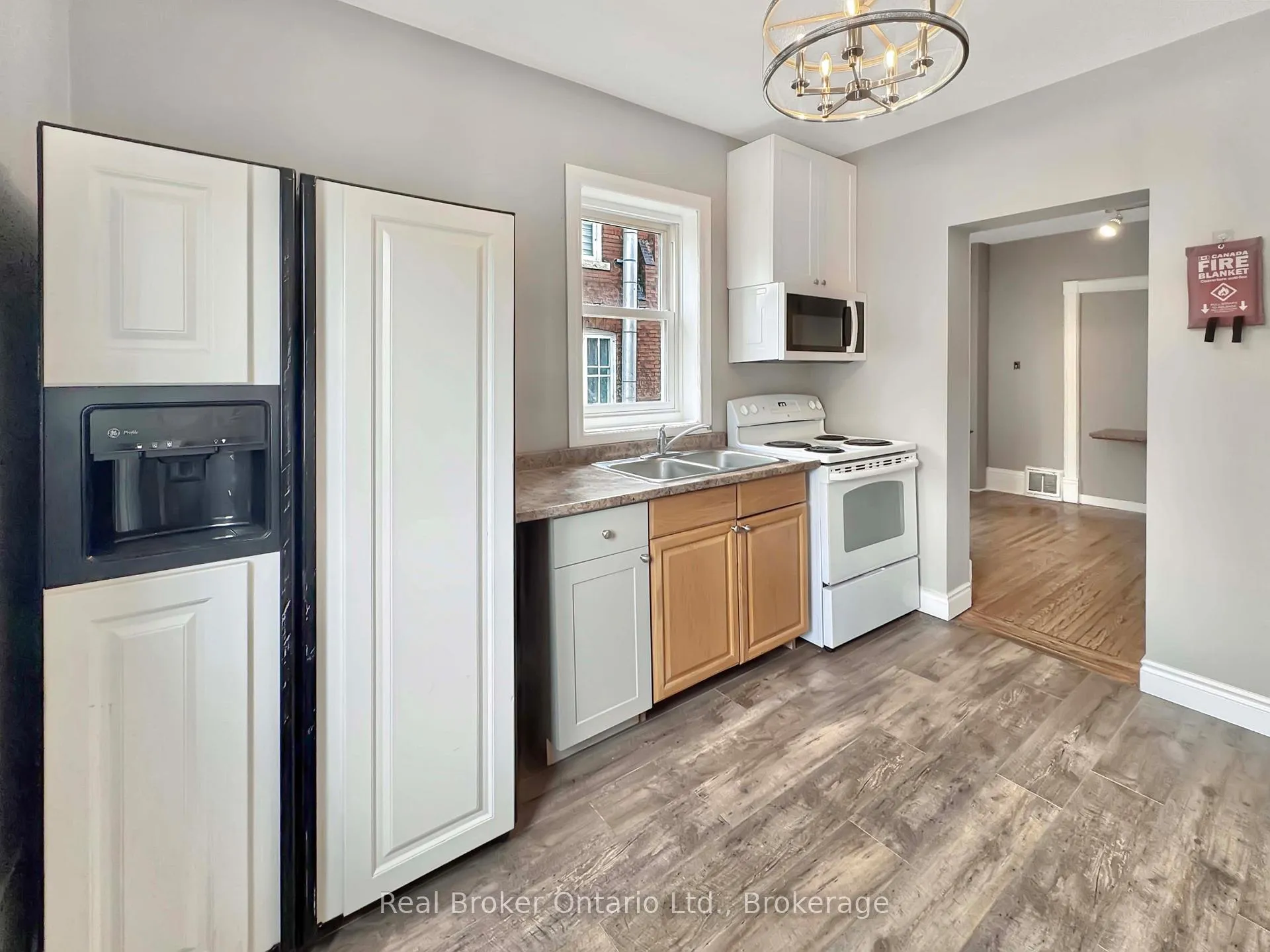Photo 13 of 273 Brant Avenue, Brantford, North Ward — HOMEH