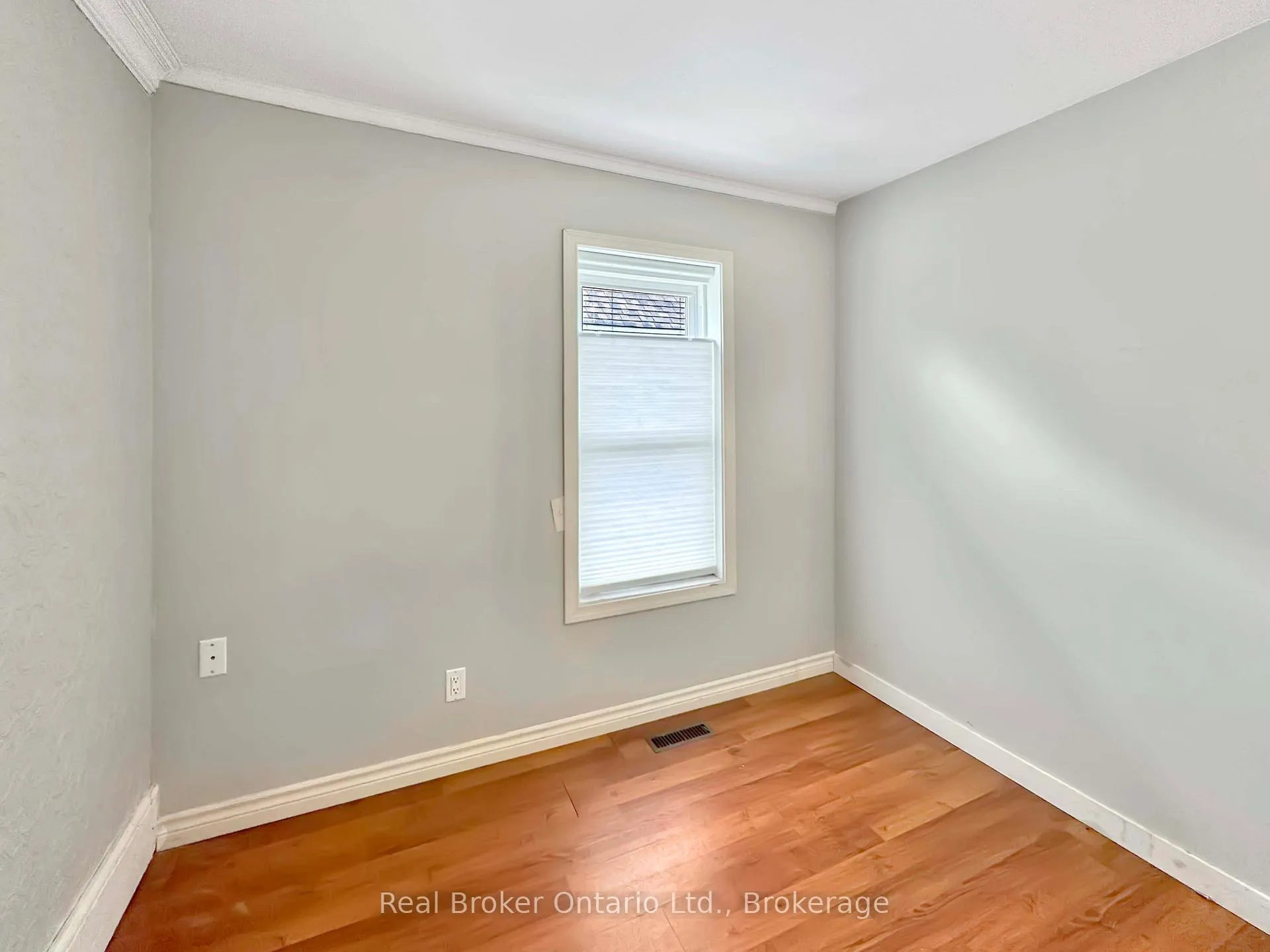 Photo 17 of 273 Brant Avenue, Brantford, North Ward — HOMEH
