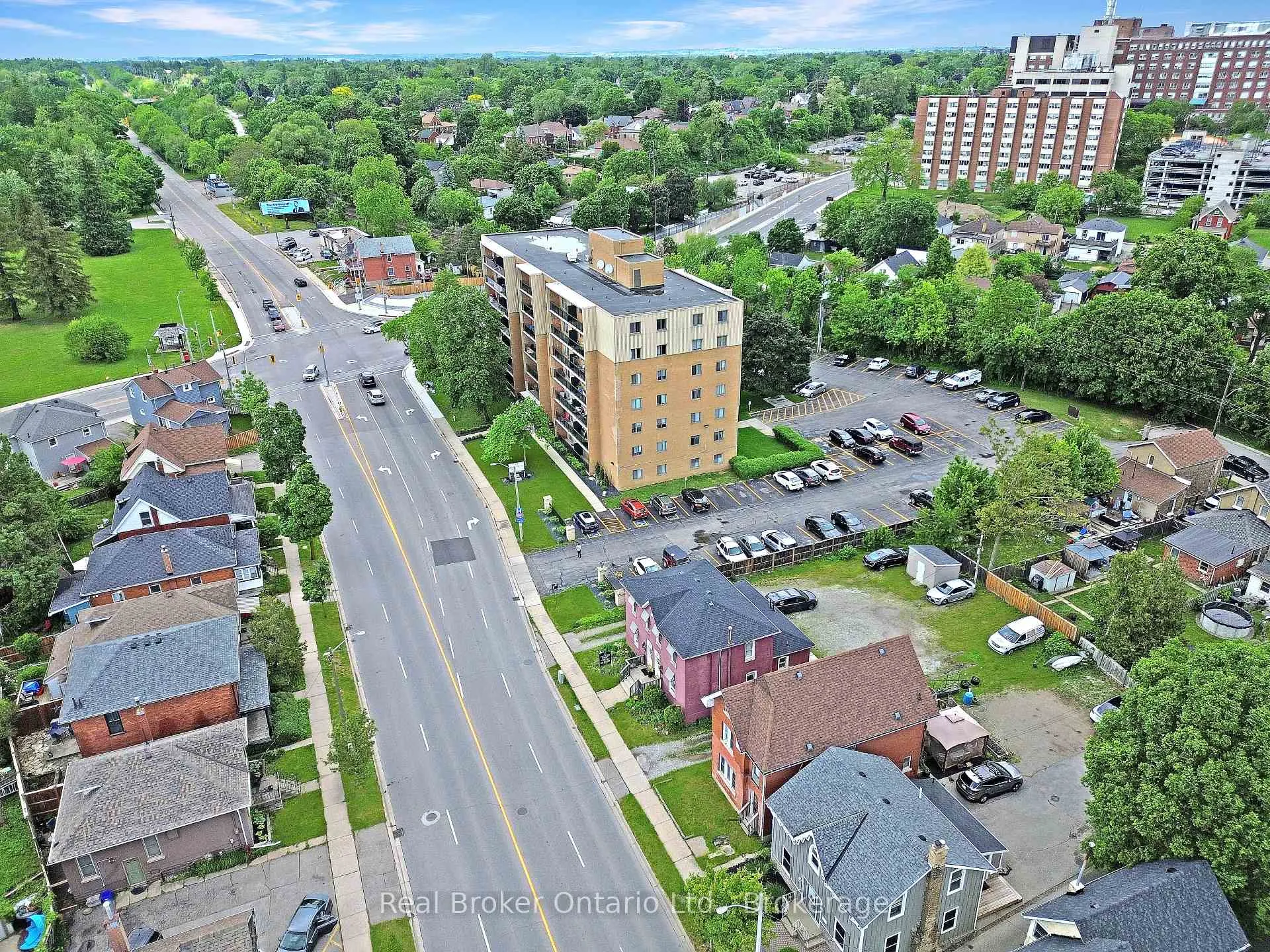 Photo 23 of 273 Brant Avenue, Brantford, North Ward — HOMEH