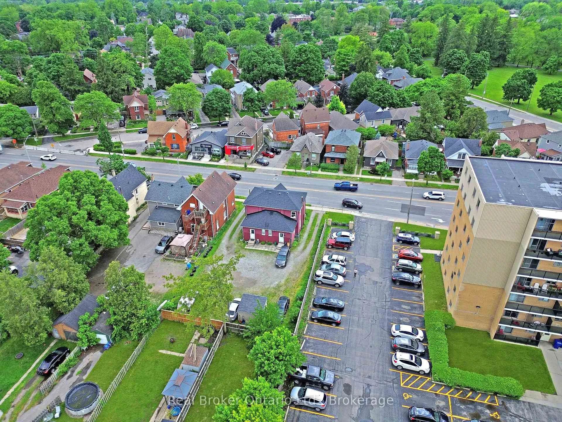 Photo 25 of 273 Brant Avenue, Brantford, North Ward — HOMEH