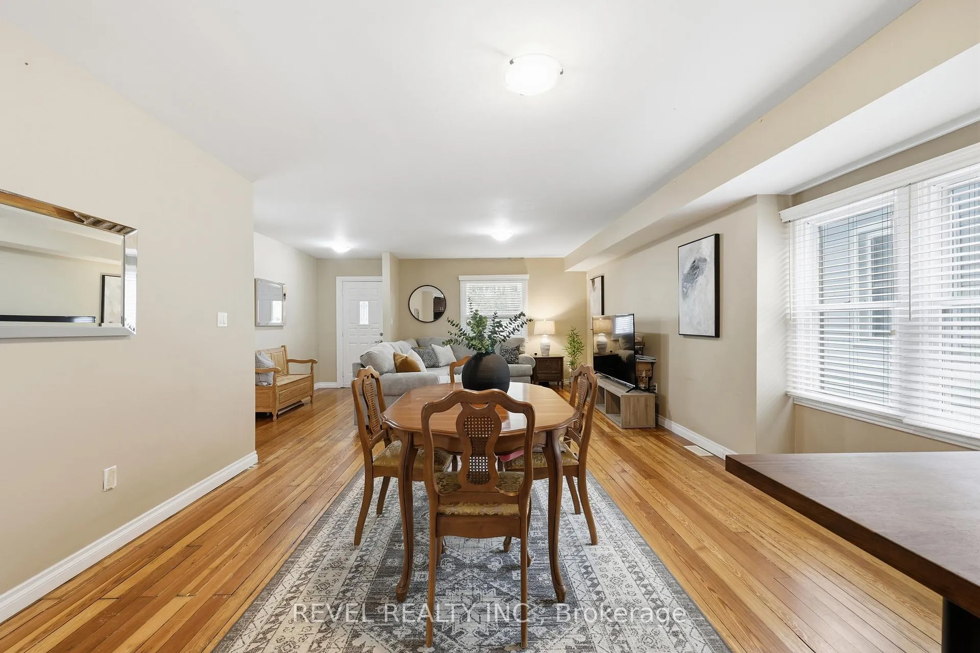 Photo 4 of 21 Berryman Avenue, St. Catharines, E. Chester — HOMEH