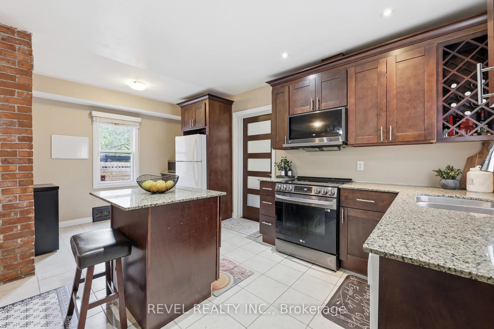 Photo 15 of 21 Berryman Avenue, St. Catharines, E. Chester — HOMEH