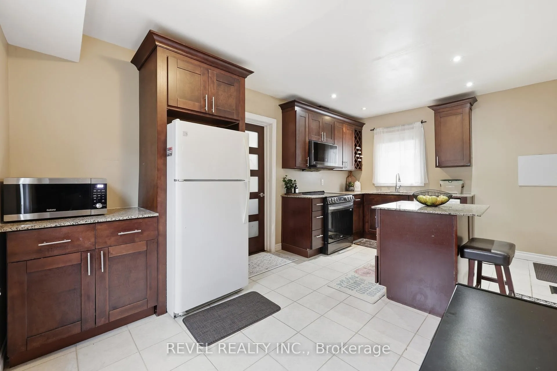 Photo 17 of 21 Berryman Avenue, St. Catharines, E. Chester — HOMEH