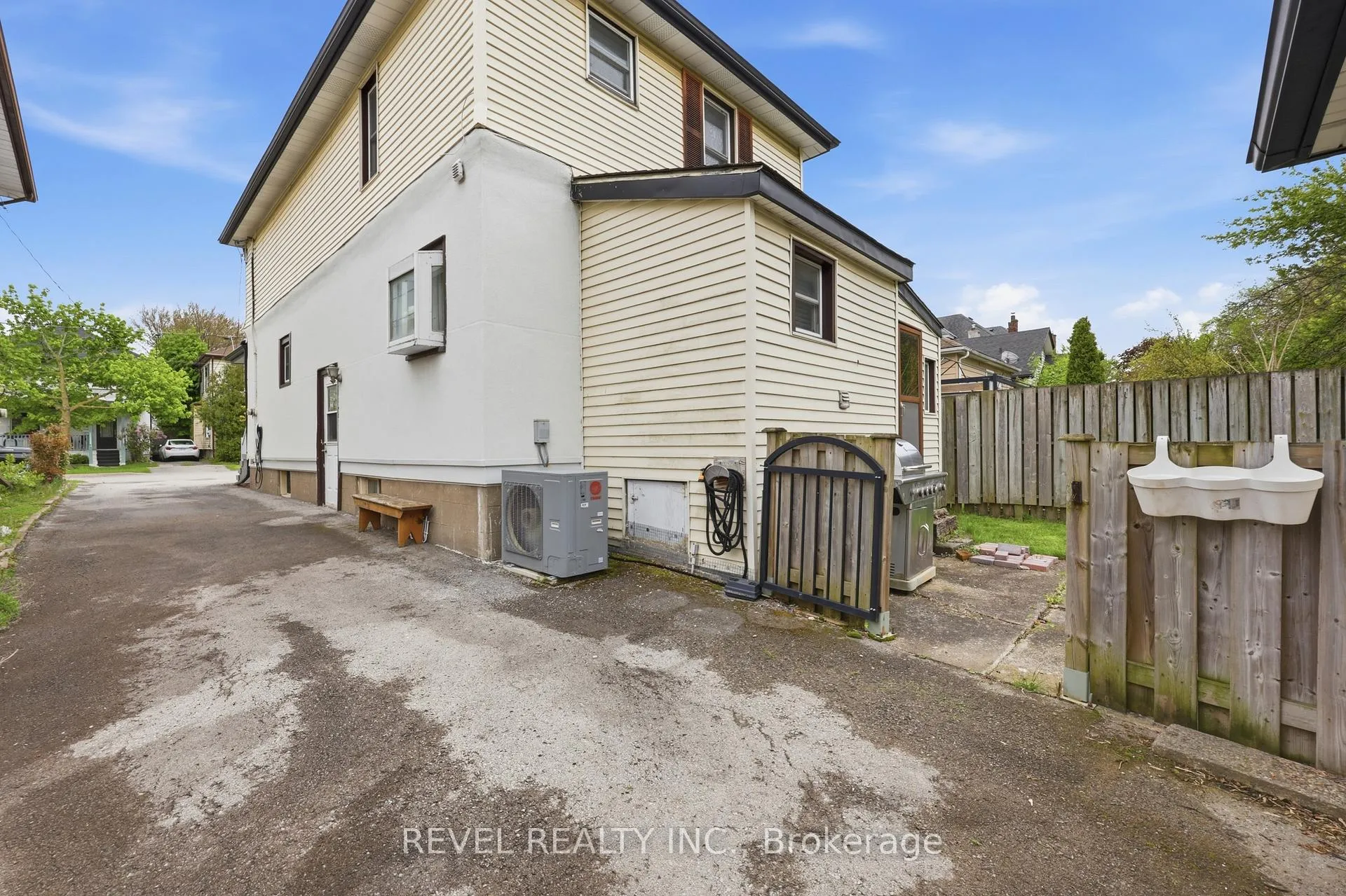 Photo 30 of 21 Berryman Avenue, St. Catharines, E. Chester — HOMEH