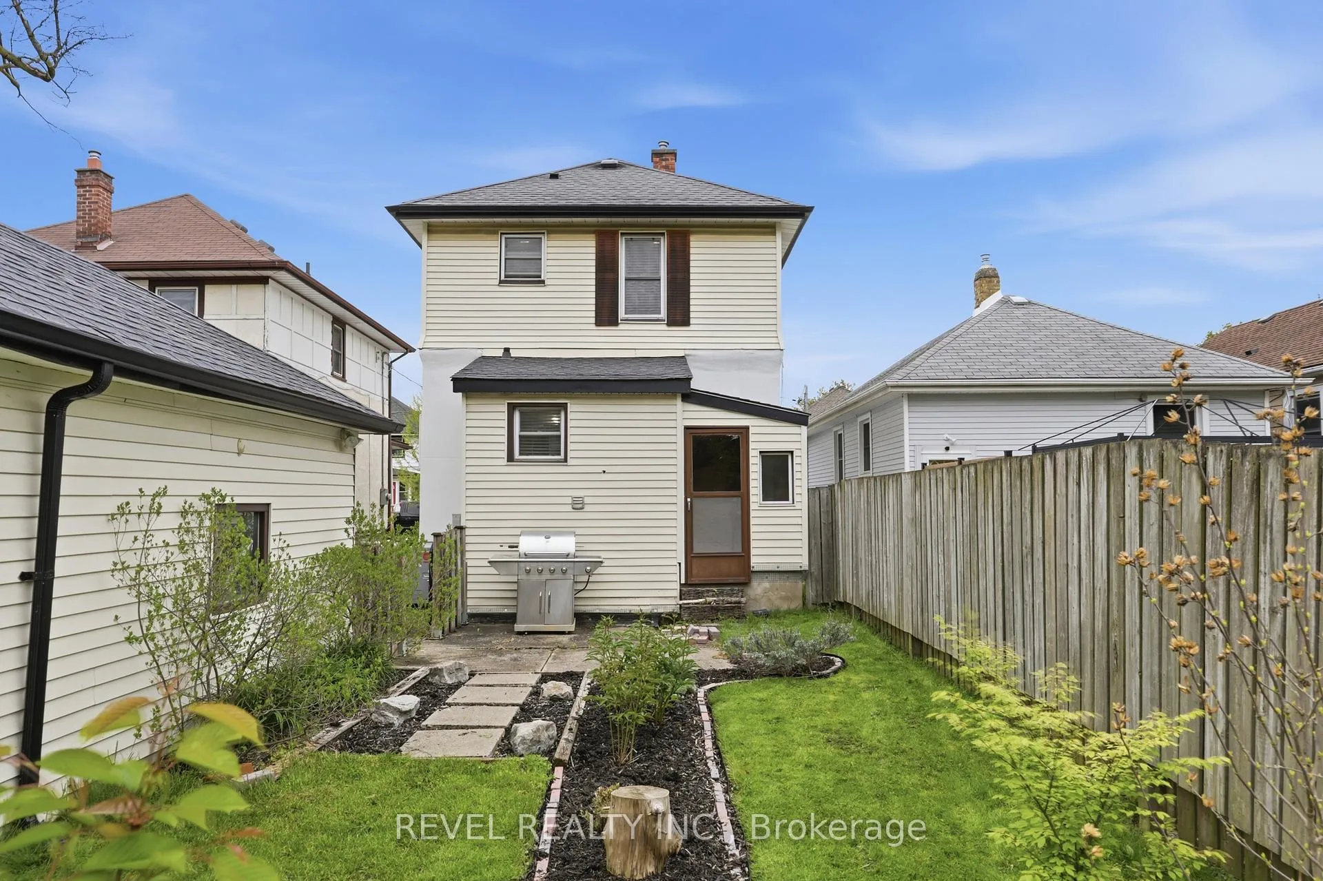 Photo 32 of 21 Berryman Avenue, St. Catharines, E. Chester — HOMEH
