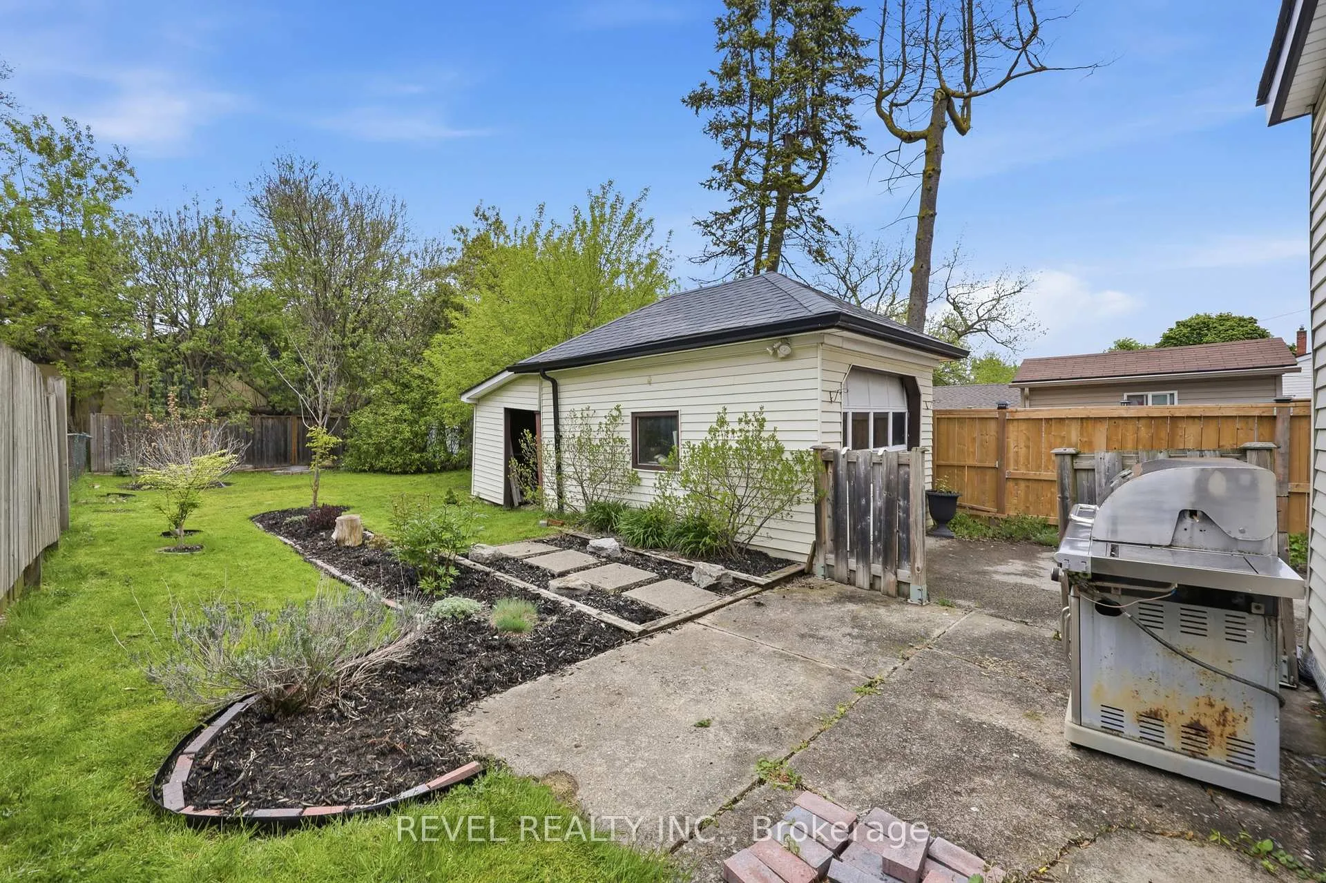 Photo 34 of 21 Berryman Avenue, St. Catharines, E. Chester — HOMEH