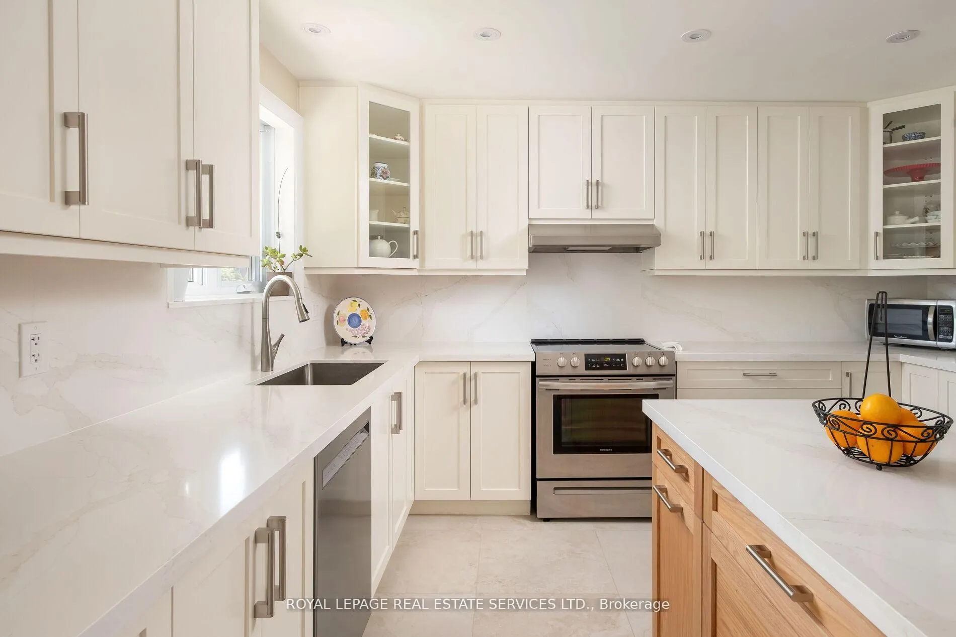 Photo 15 of 15 Westroyal Road, Etobicoke, Kingsview Village-The Westway — HOMEH
