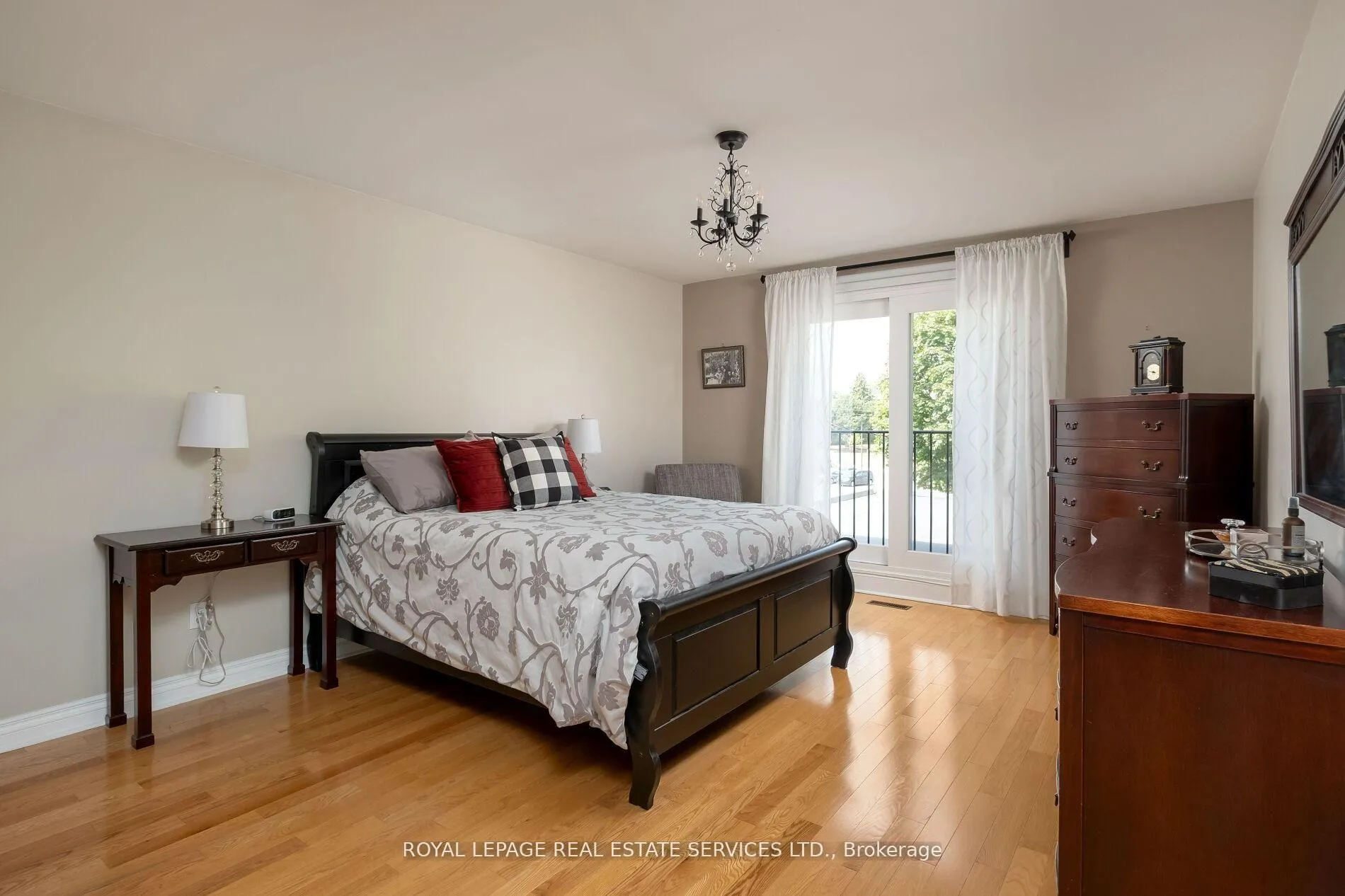 Photo 22 of 15 Westroyal Road, Etobicoke, Kingsview Village-The Westway — HOMEH