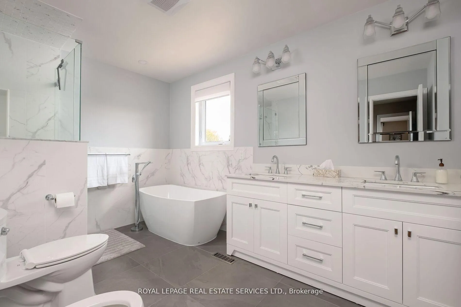 Photo 25 of 15 Westroyal Road, Etobicoke, Kingsview Village-The Westway — HOMEH