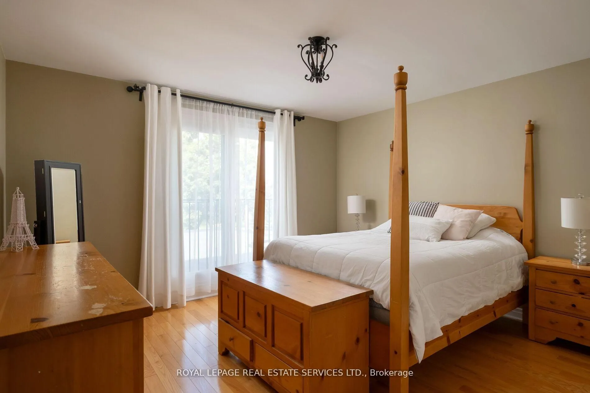 Photo 28 of 15 Westroyal Road, Etobicoke, Kingsview Village-The Westway — HOMEH