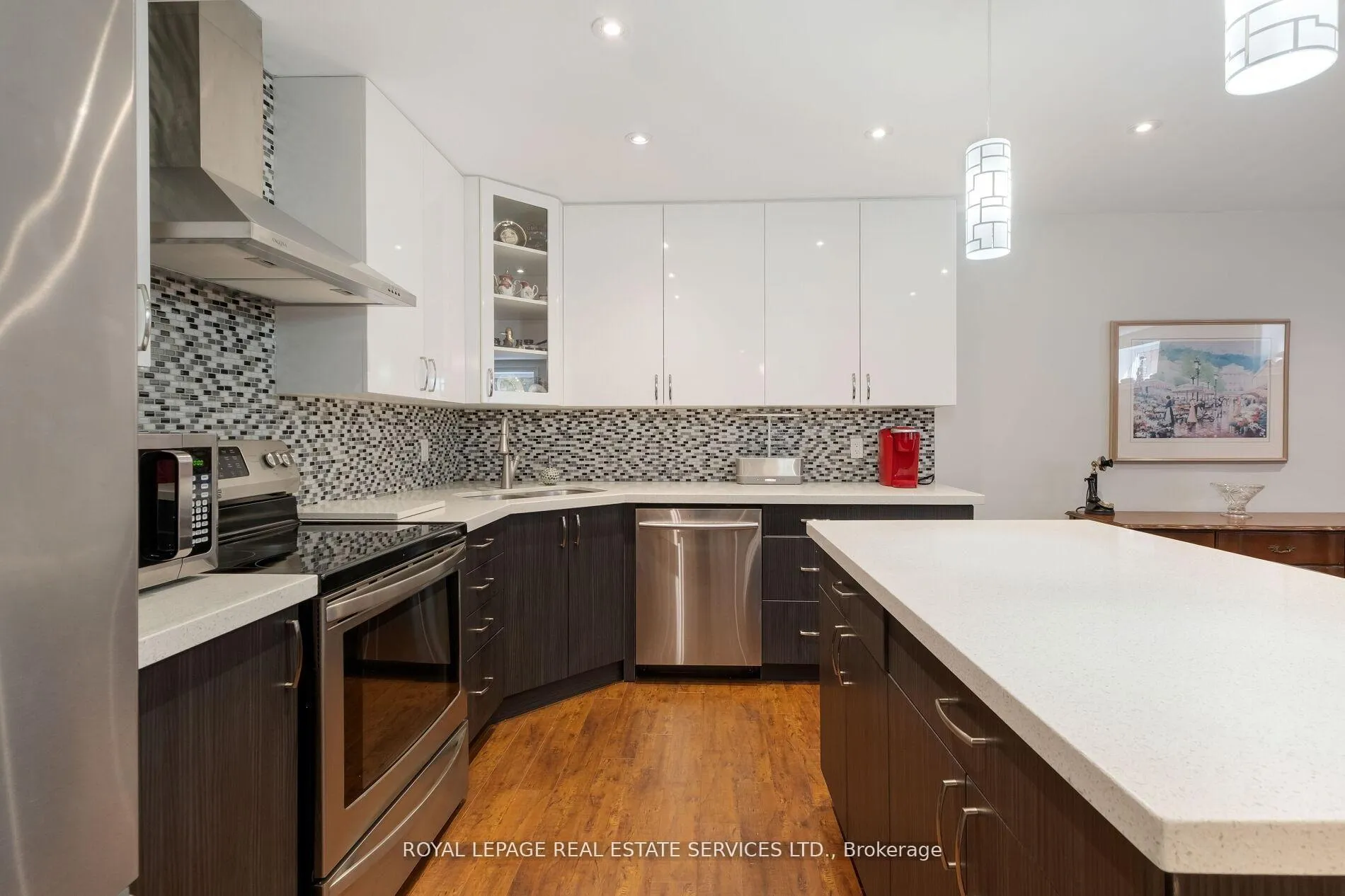 Photo 34 of 15 Westroyal Road, Etobicoke, Kingsview Village-The Westway — HOMEH