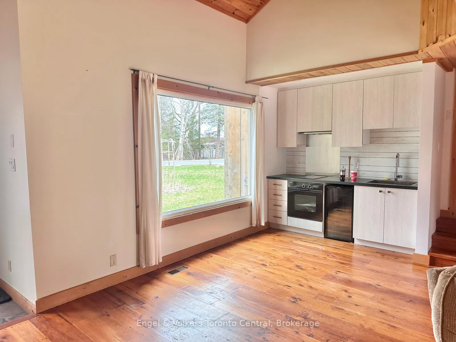 Photo 2 of Unit 2, 109 Hope Street, Blue Mountains — HOMEH