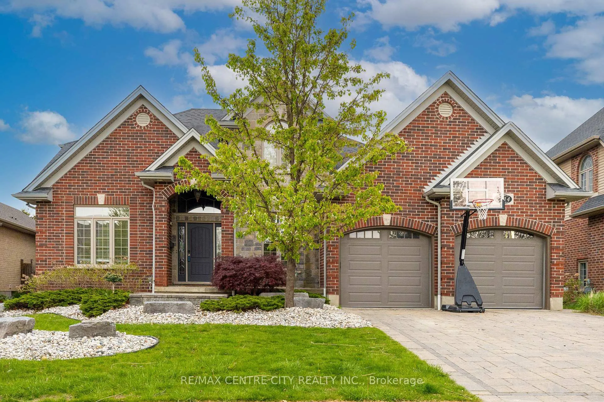 Photo 1 of 2114 Riverbend Road, London, South A — HOMEH