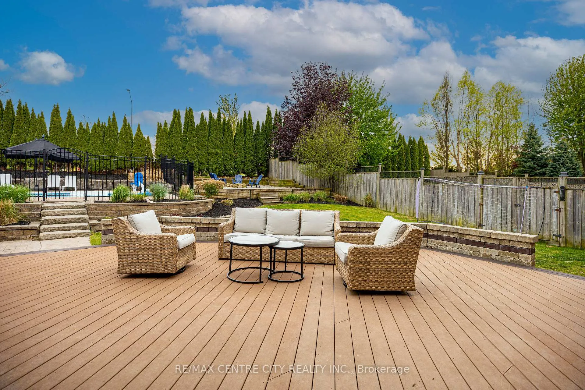 Photo 9 of 2114 Riverbend Road, London, South A — HOMEH