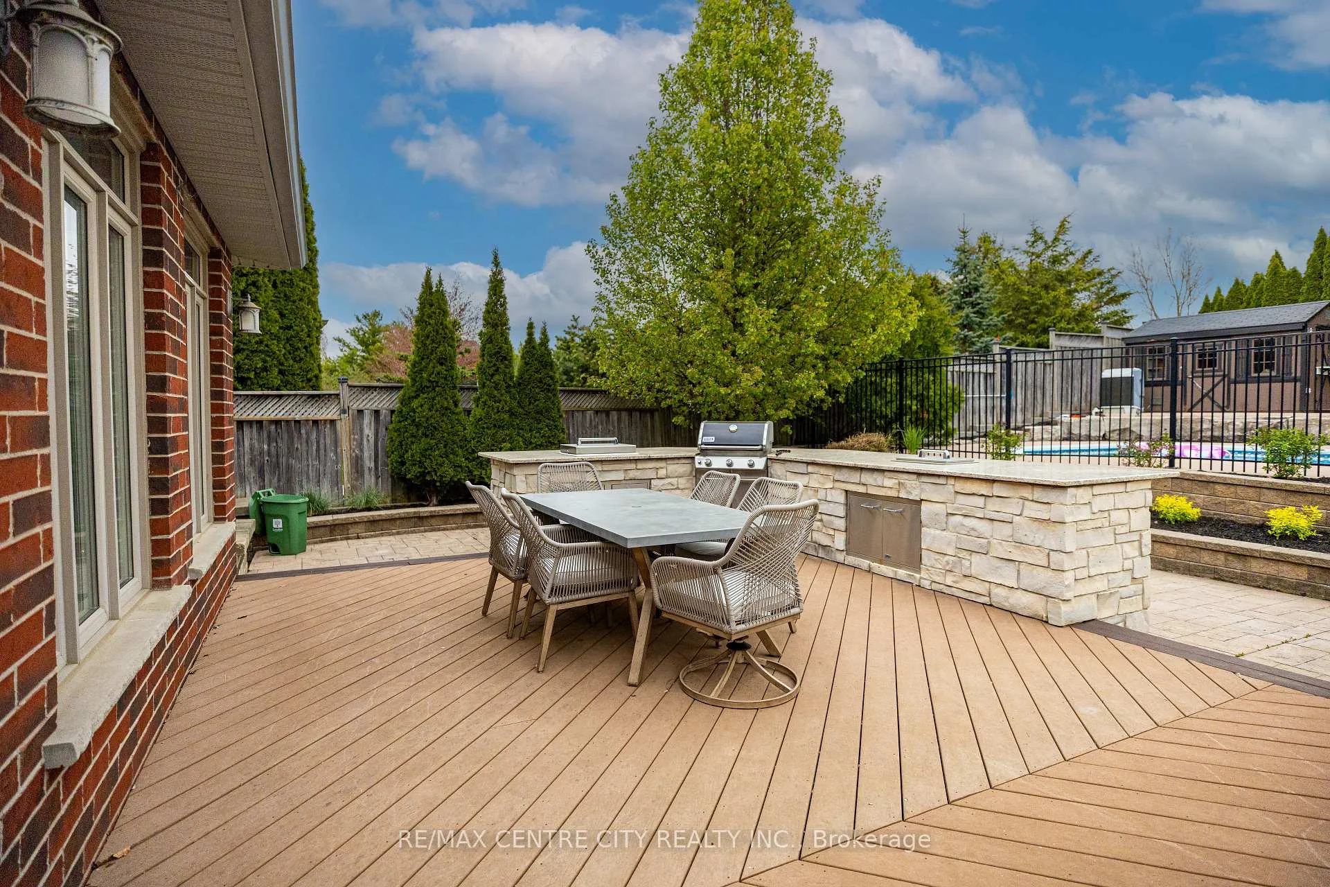 Photo 10 of 2114 Riverbend Road, London, South A — HOMEH