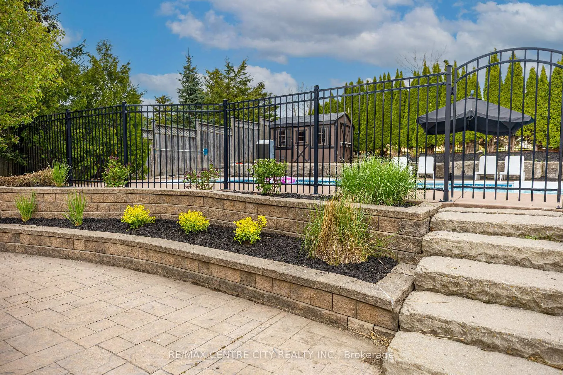 Photo 11 of 2114 Riverbend Road, London, South A — HOMEH