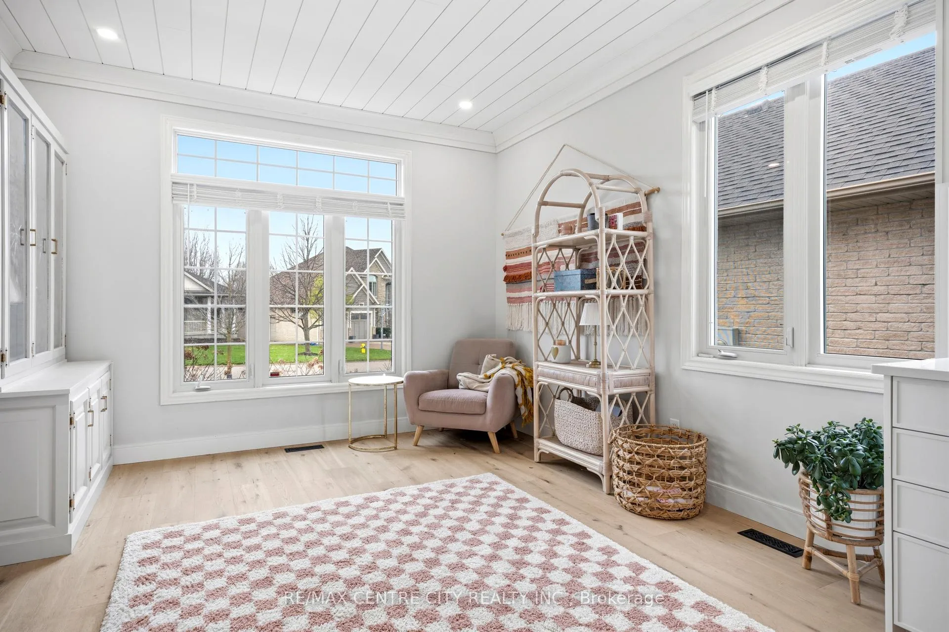 Photo 18 of 2114 Riverbend Road, London, South A — HOMEH