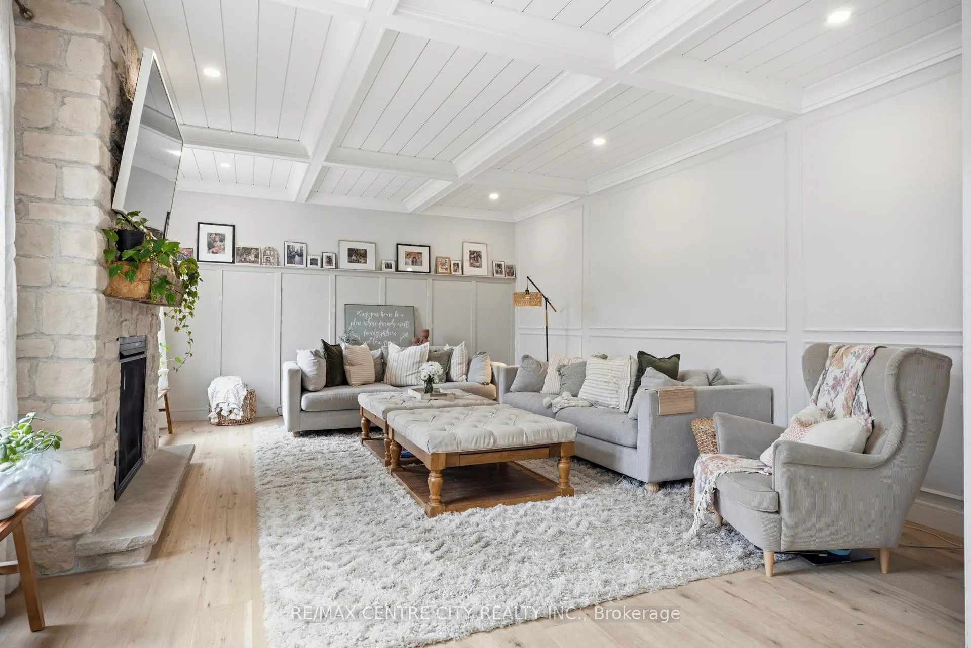 Photo 25 of 2114 Riverbend Road, London, South A — HOMEH