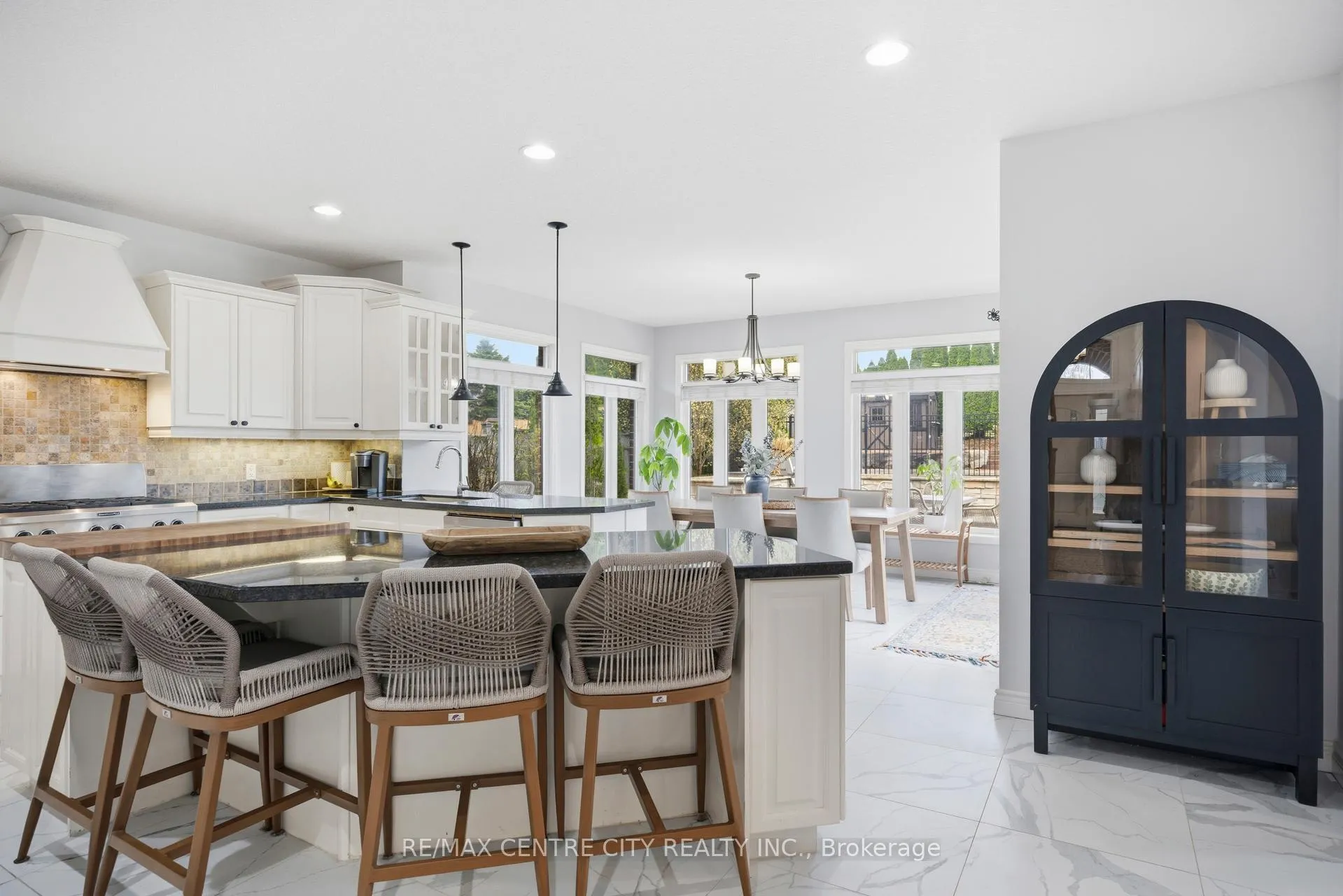 Photo 27 of 2114 Riverbend Road, London, South A — HOMEH