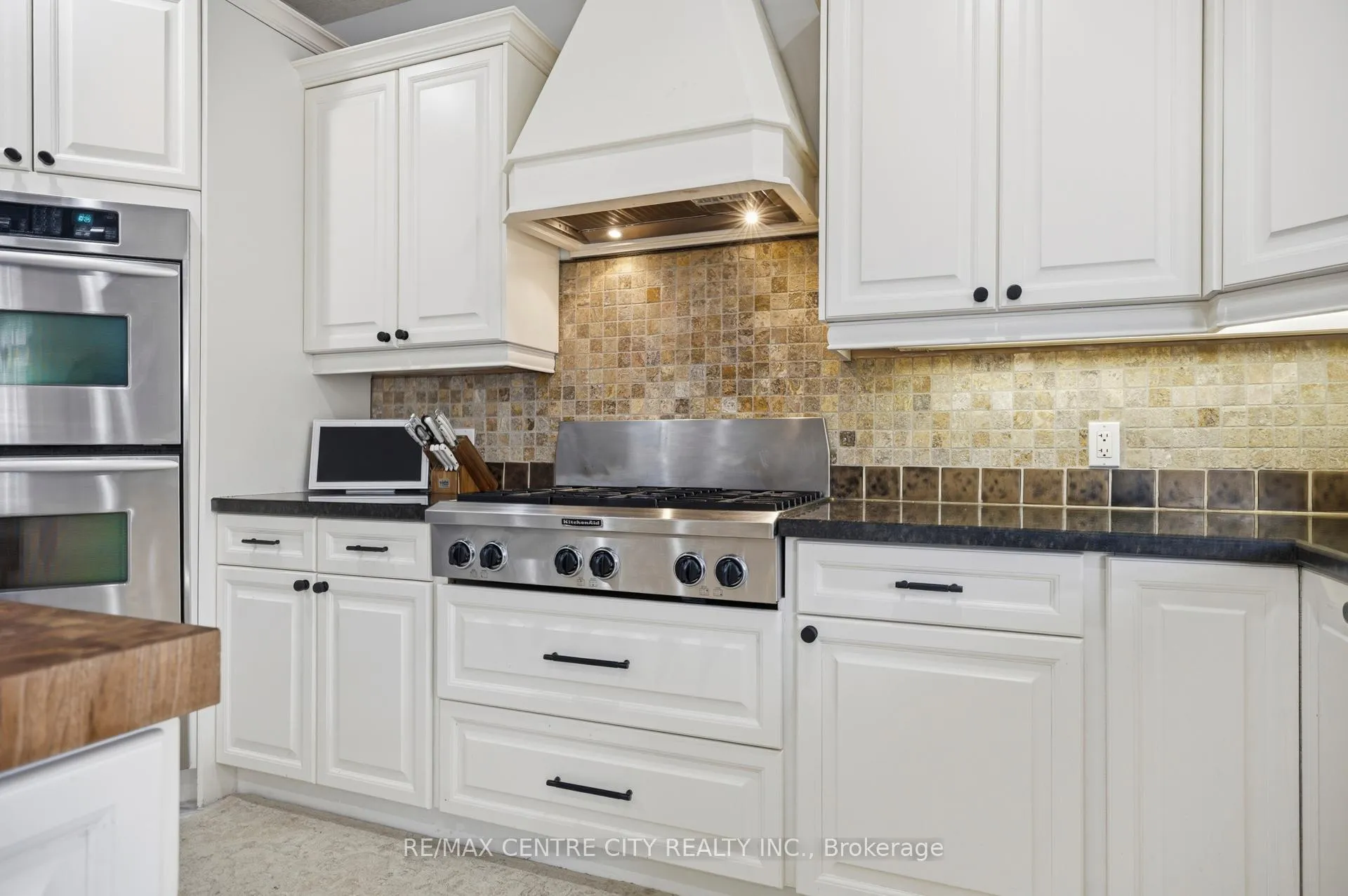 Photo 30 of 2114 Riverbend Road, London, South A — HOMEH