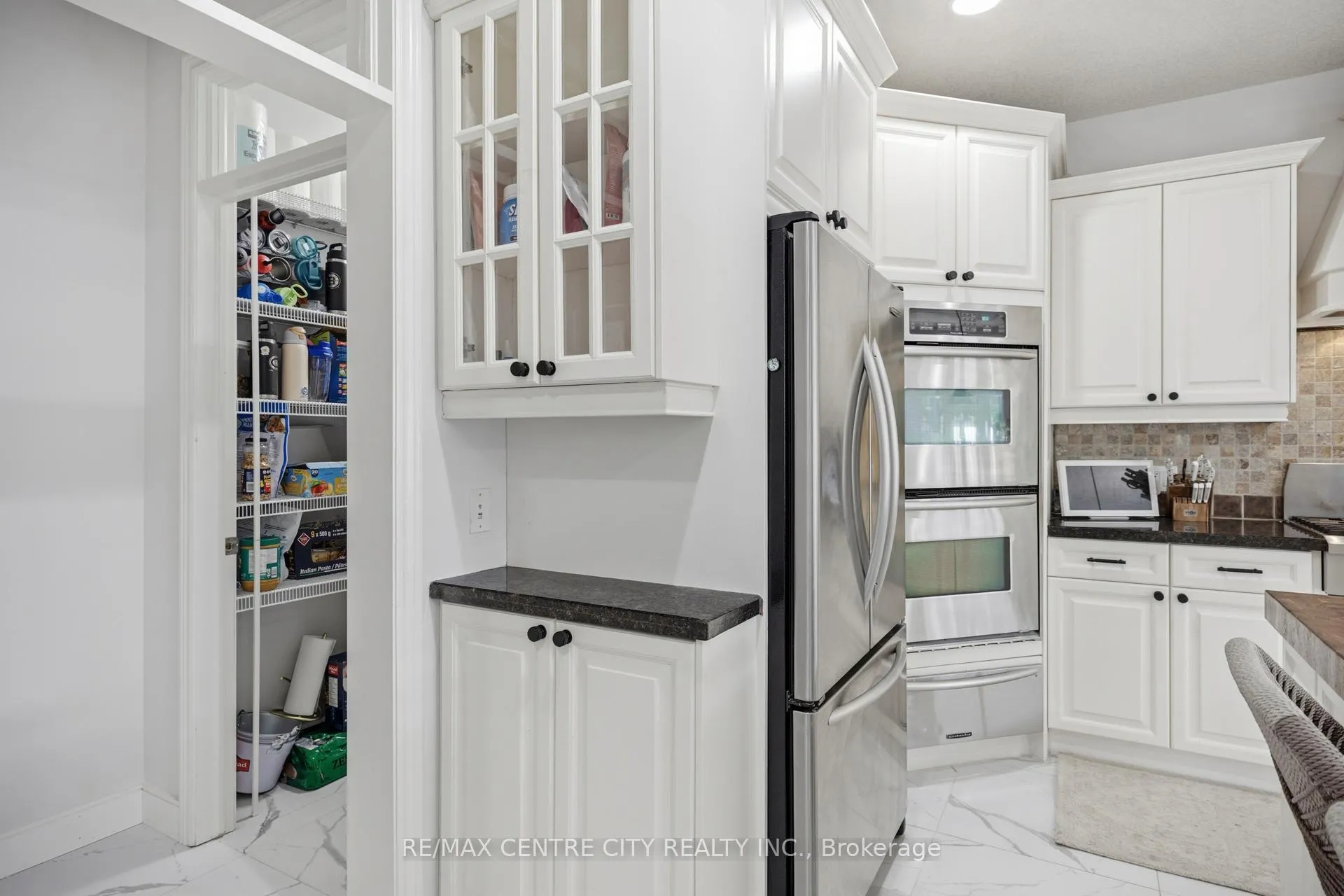 Photo 31 of 2114 Riverbend Road, London, South A — HOMEH